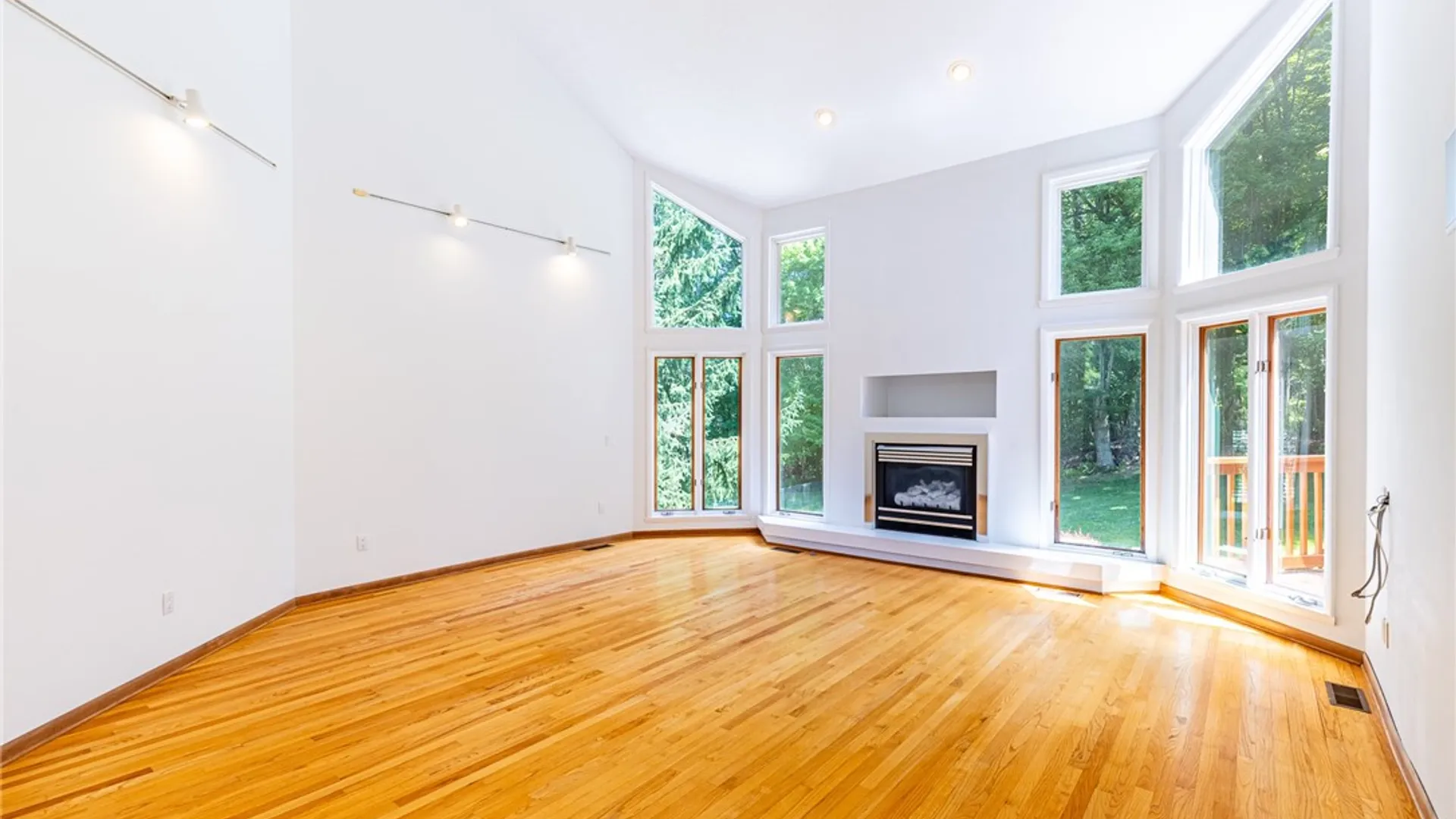 Property at 660 Treasure Circle, Webster, NY 14580 6