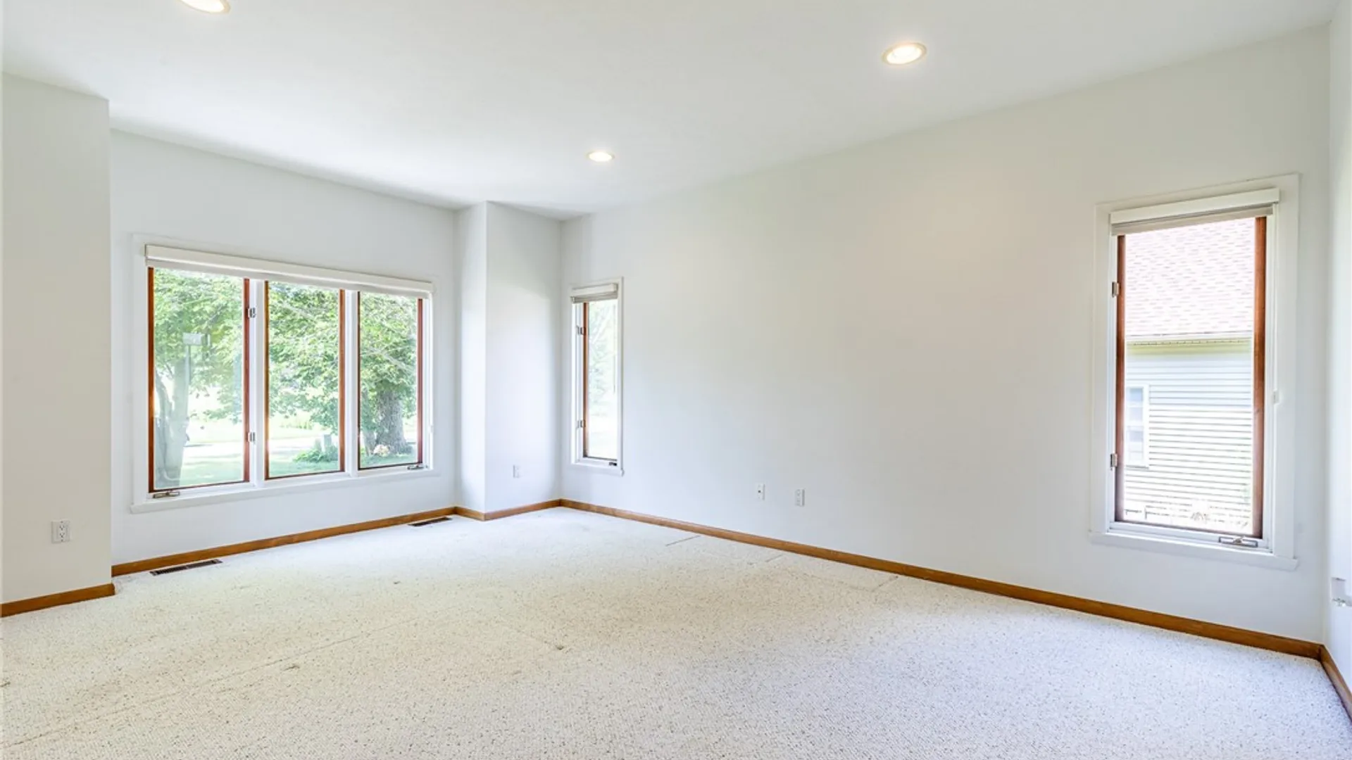 Property at 660 Treasure Circle, Webster, NY 14580 24