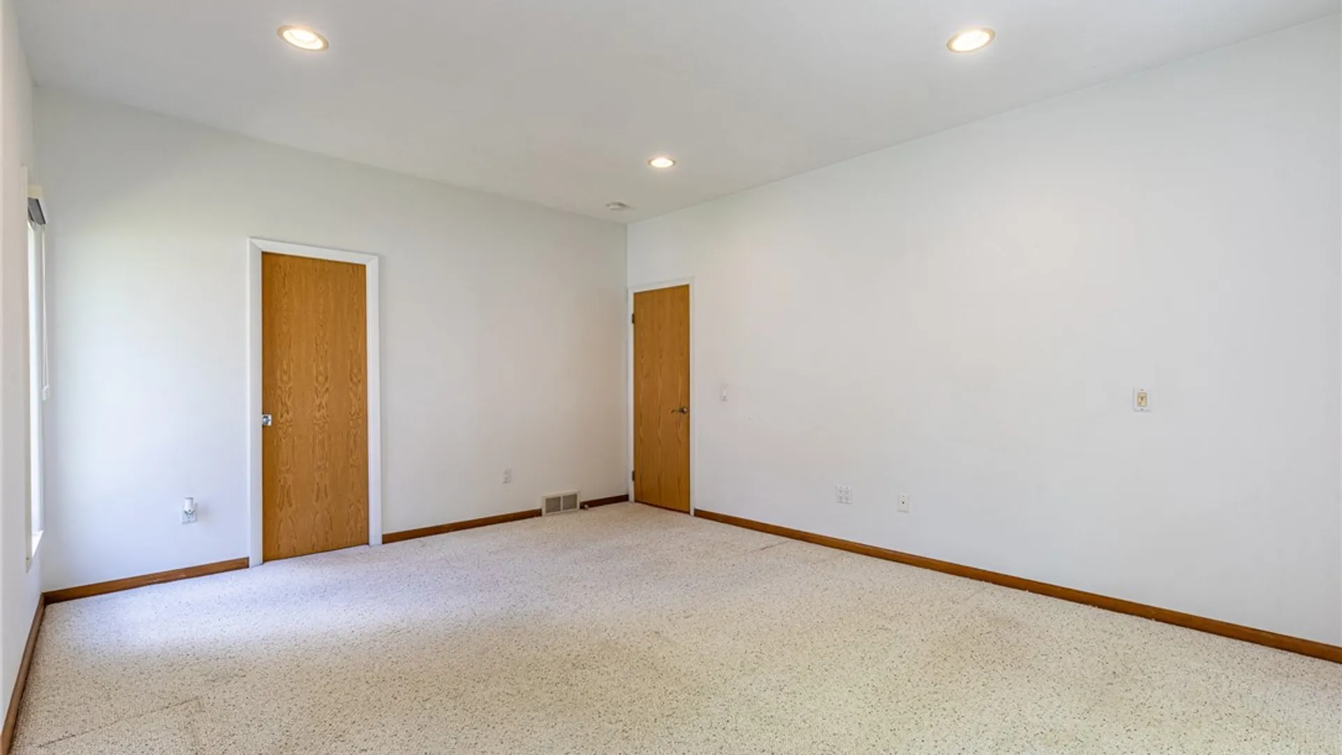 Property at 660 Treasure Circle, Webster, NY 14580 27