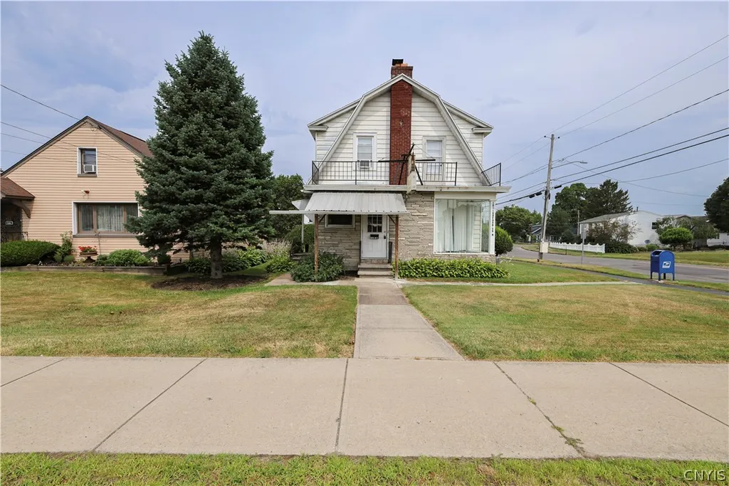 Property at 101 Roxford Rd N Roxford Road, Salina, NY 13208