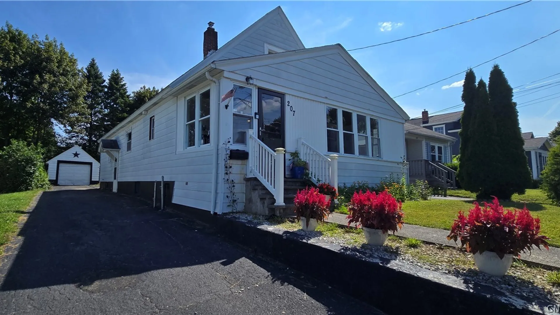 Property at 207 Cutler Street, DeWitt, NY 13057 4