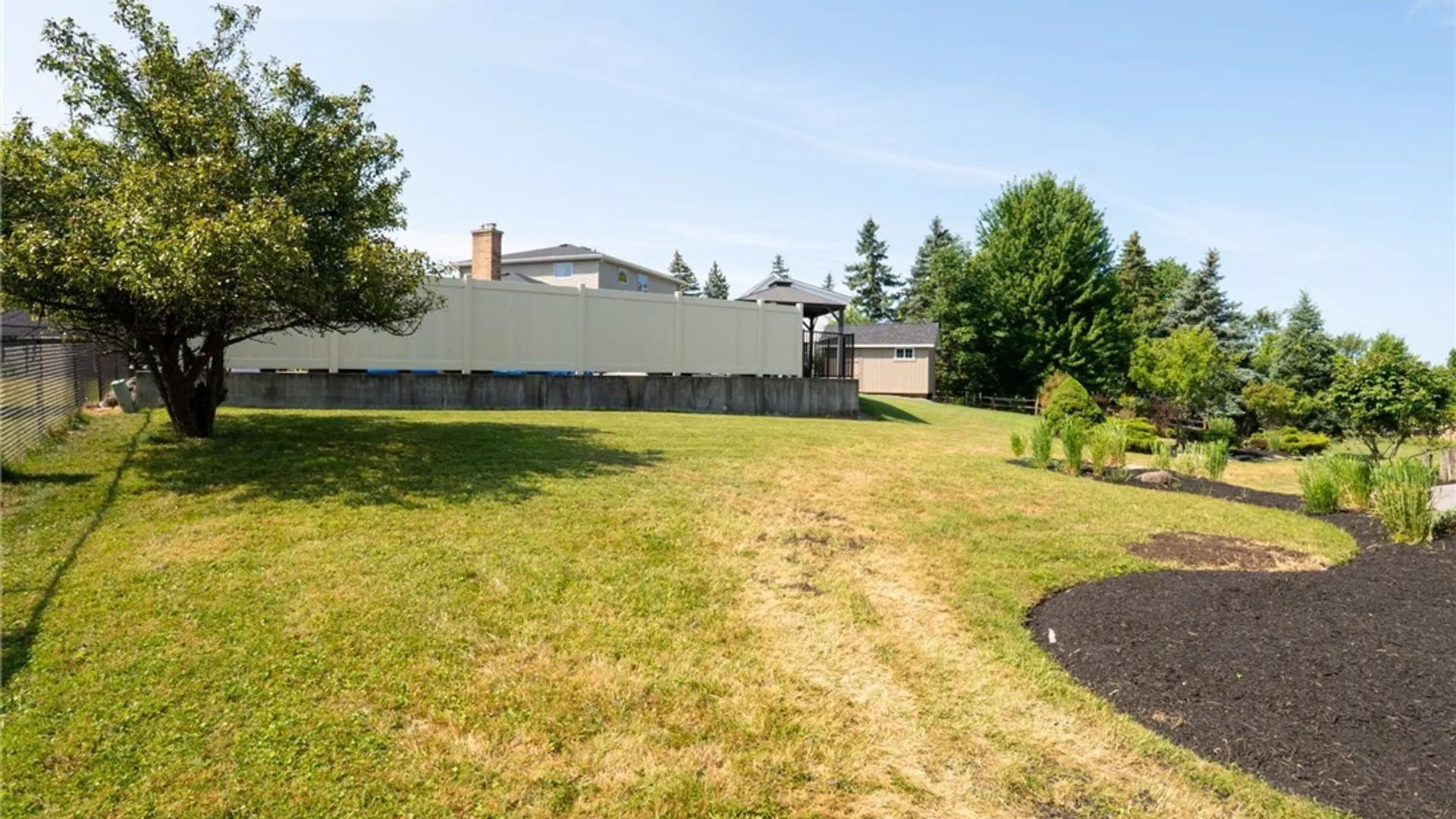 Property at 81 Hilltop Court, West Seneca, NY 14224 7