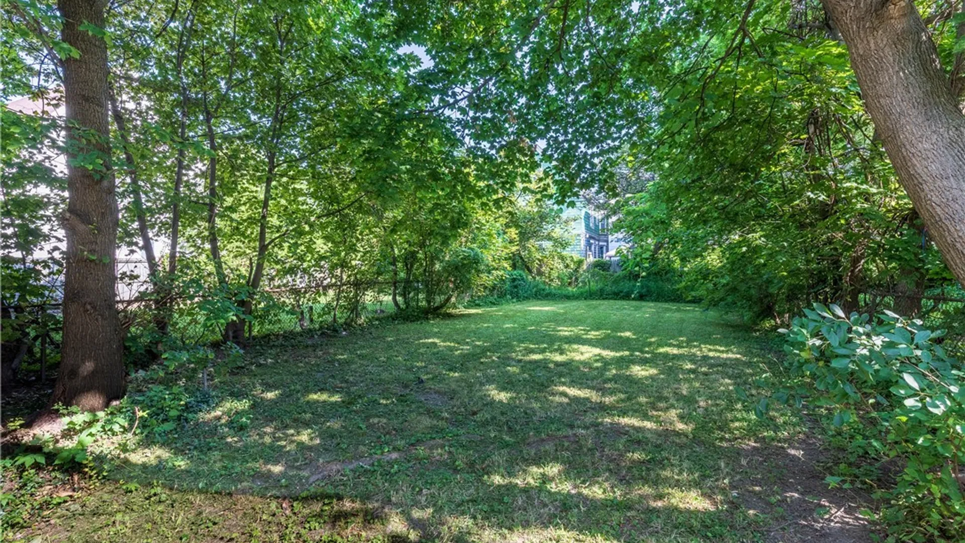 Property at 608 Woodlawn Avenue, Buffalo, NY 14211 4