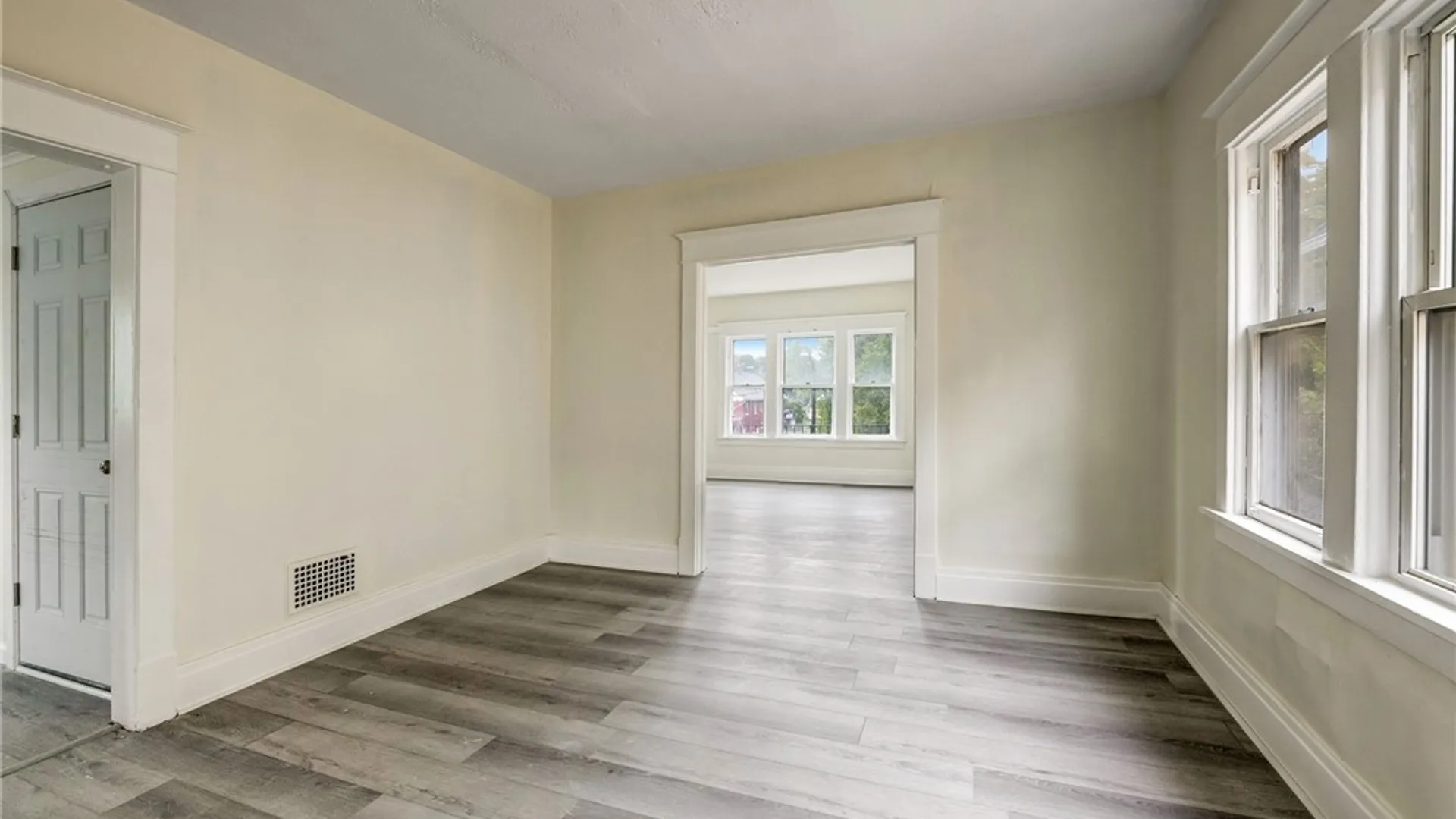 Property at 113 Donaldson Road, Buffalo, NY 14208 37