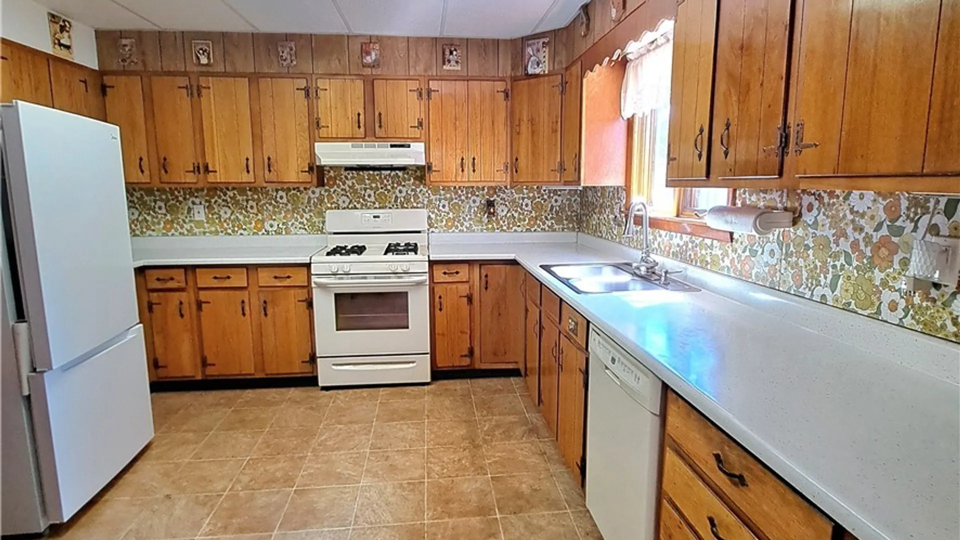 Property at 447 Stone Street, Oneida, NY 13421 8
