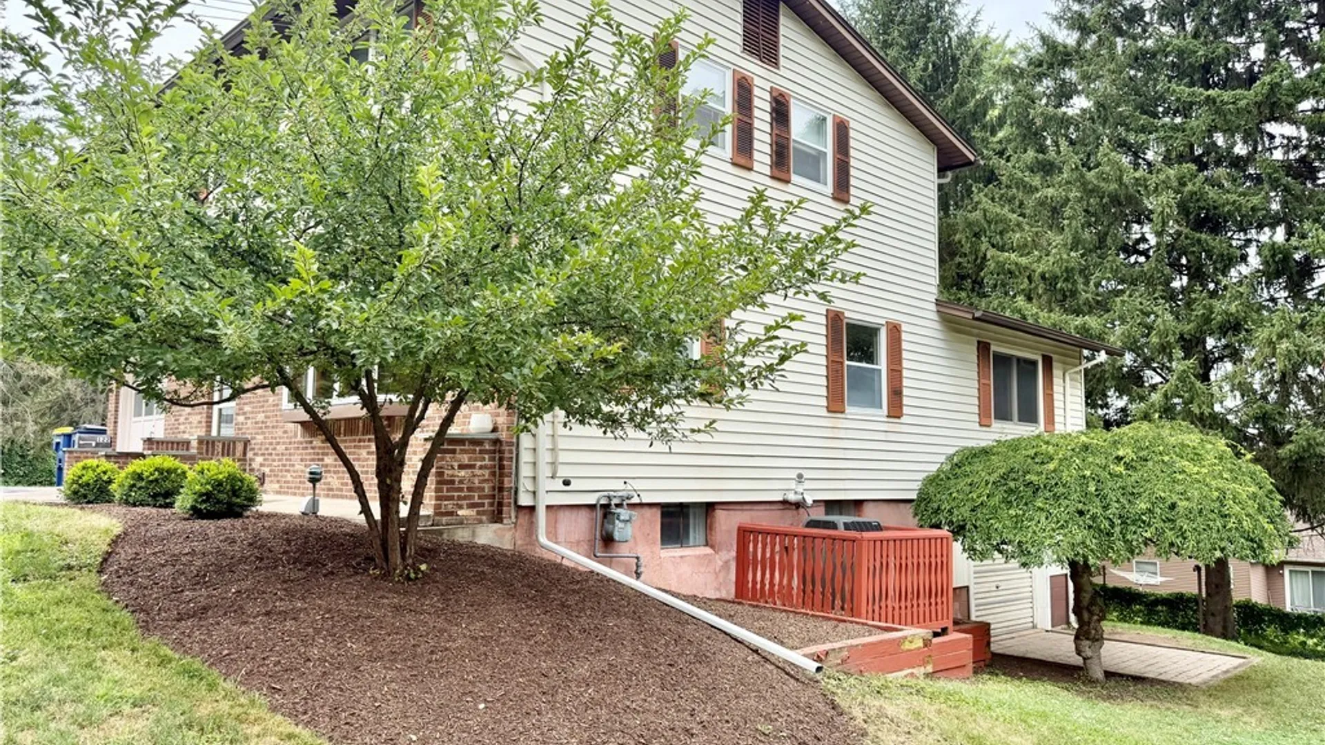 Property at 122 Silverlace Terrace, Camillus, NY 13219 45