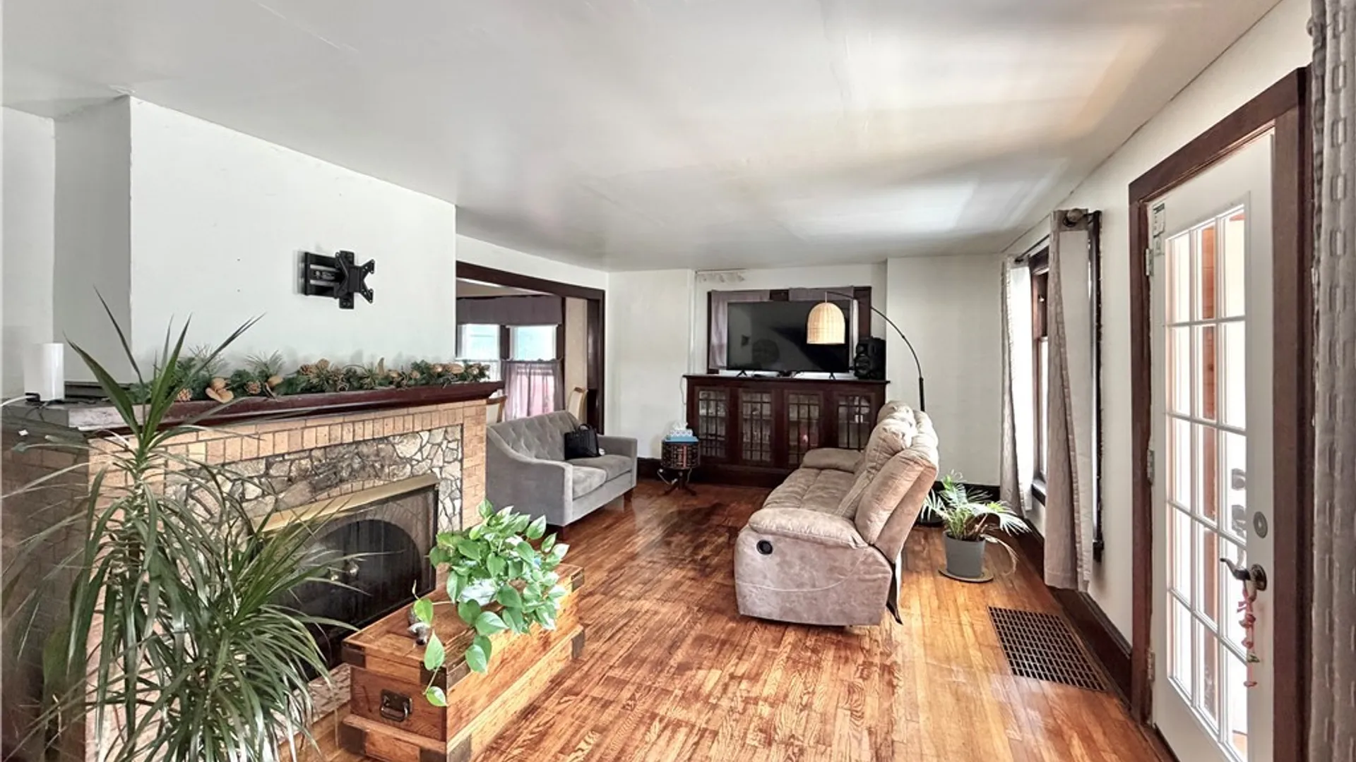 Property at 9 Mcdaniel Avenue, Jamestown, NY 14701 4