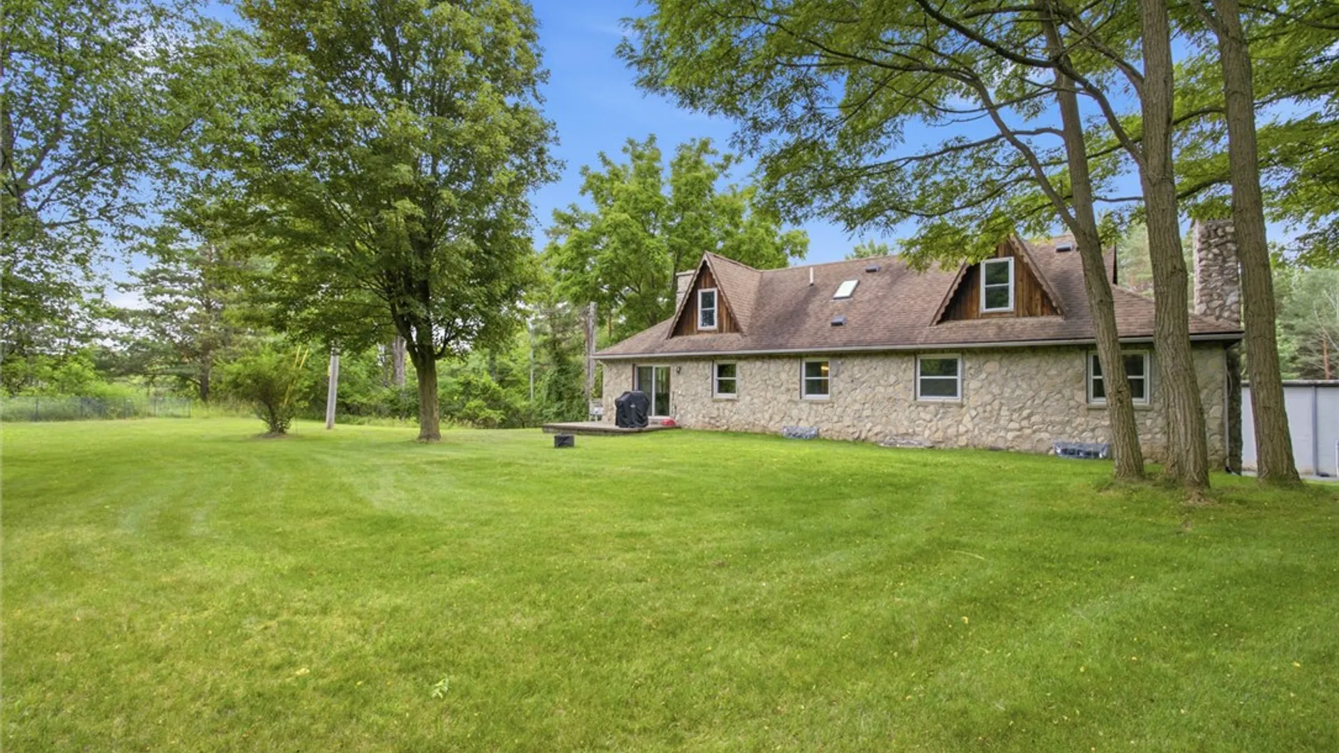 Property at 7984 W Bergen Road, Leroy, NY 14482 11