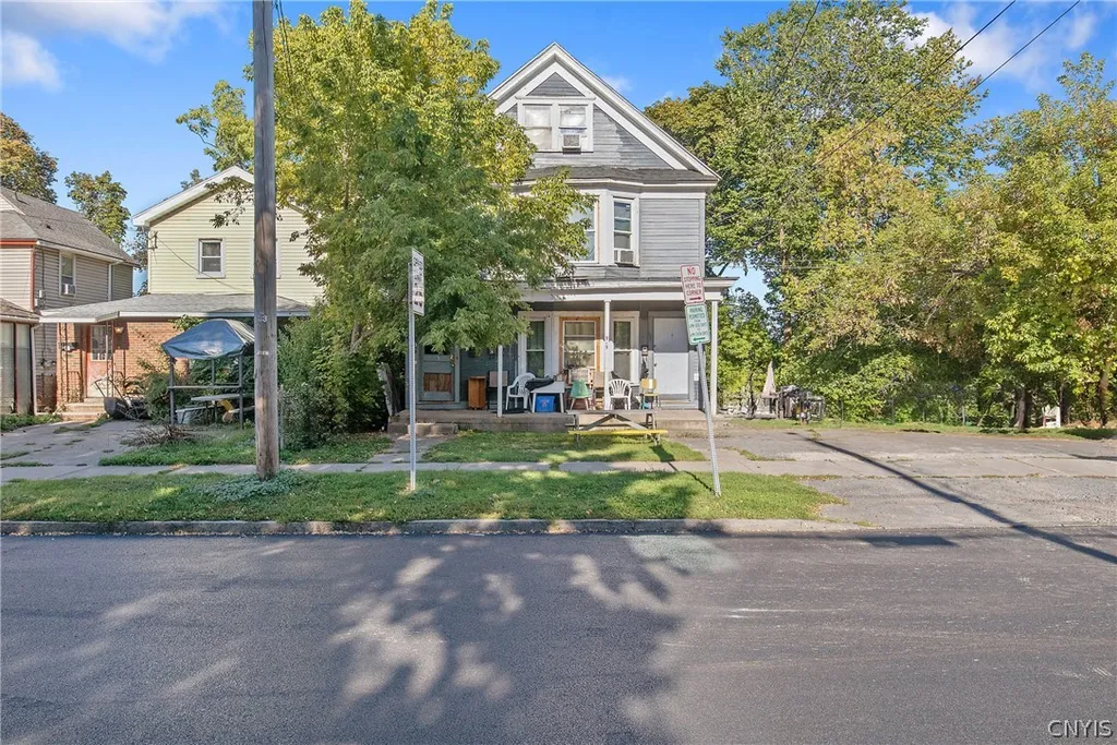 Property at 913 Lemoyne Avenue, Syracuse, NY 13208