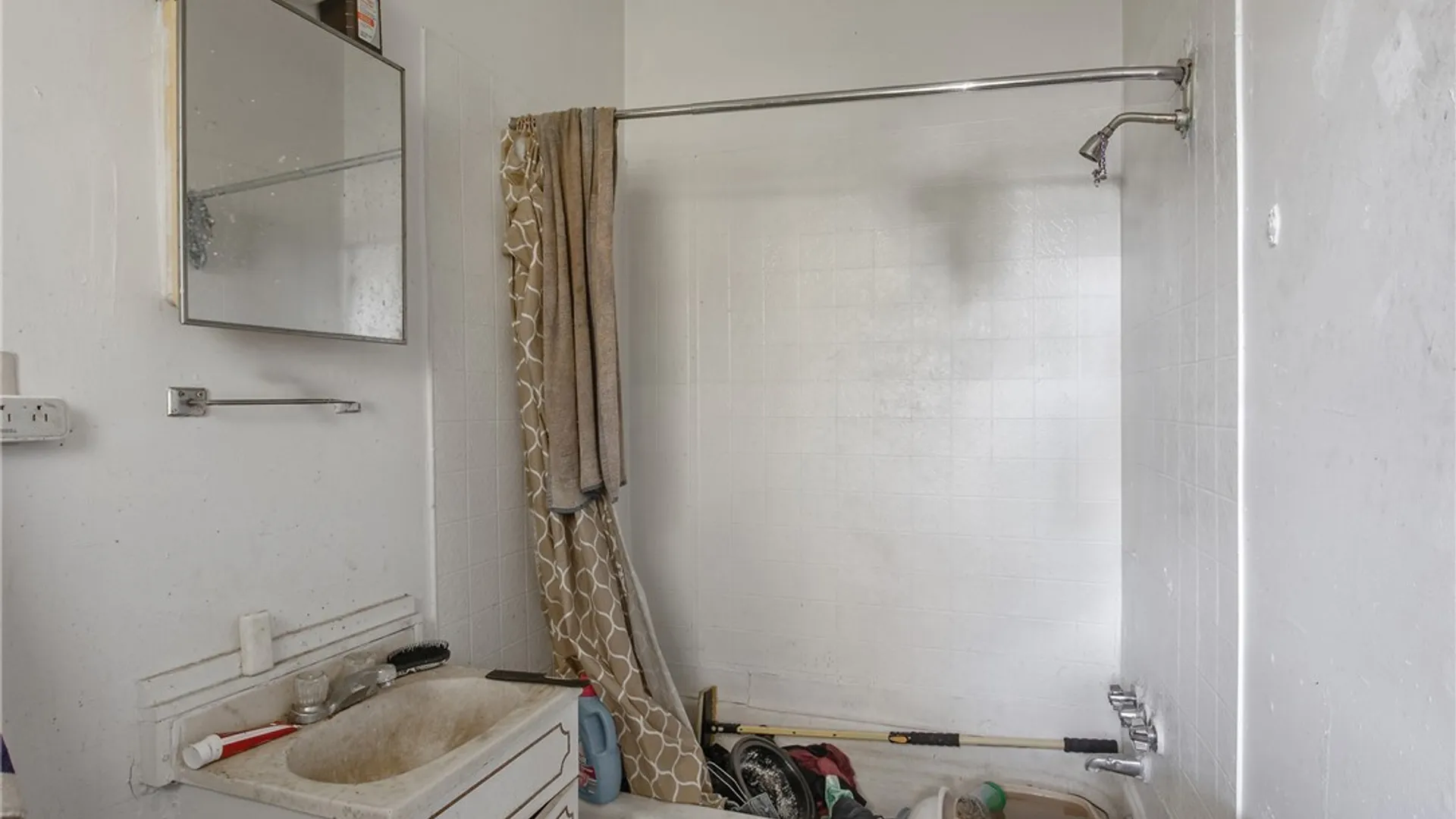 Property at 913 Lemoyne Avenue, Syracuse, NY 13208 11