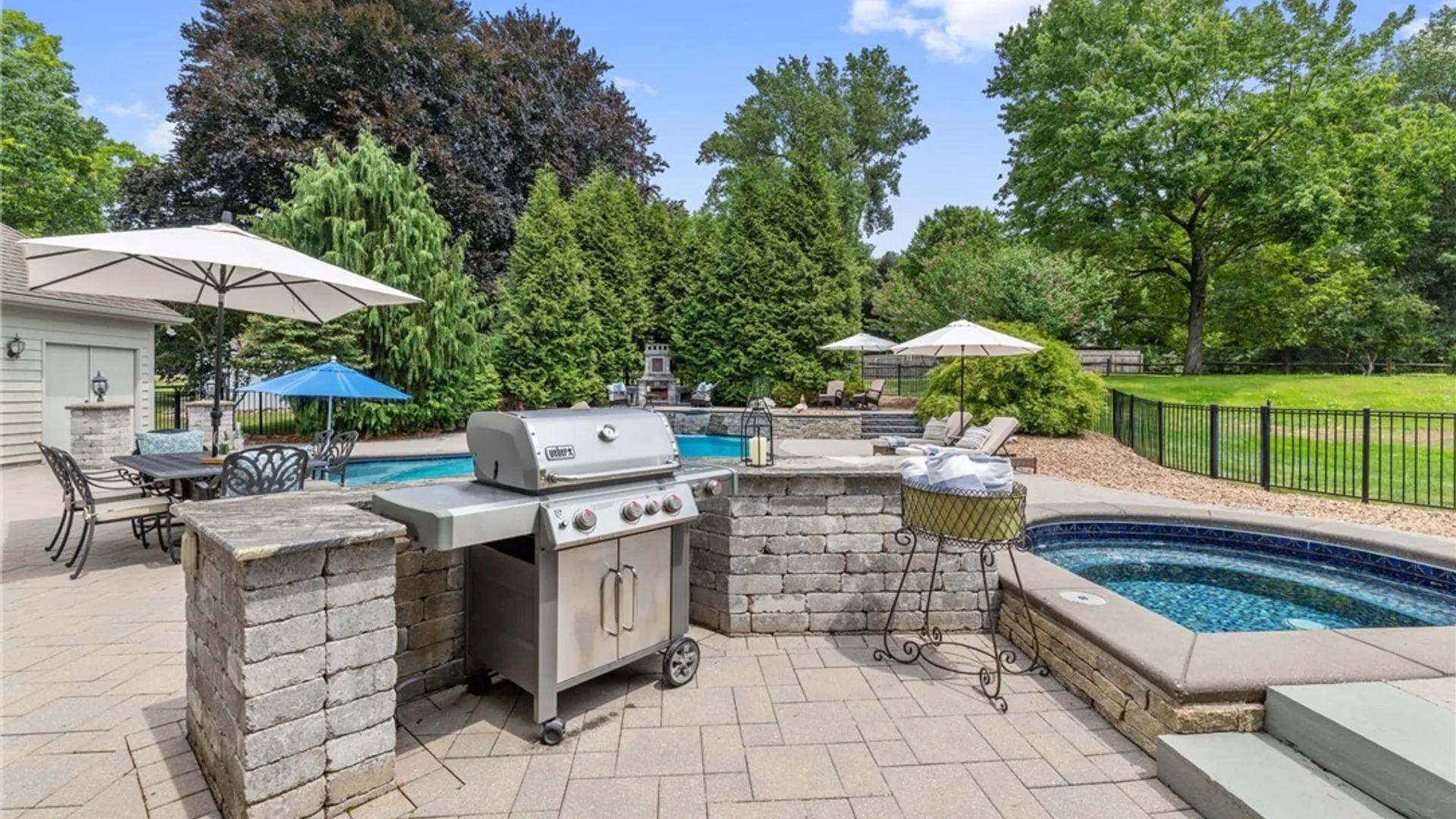 Property at 7951 Oak Brook Circle, Victor, NY 14534 42