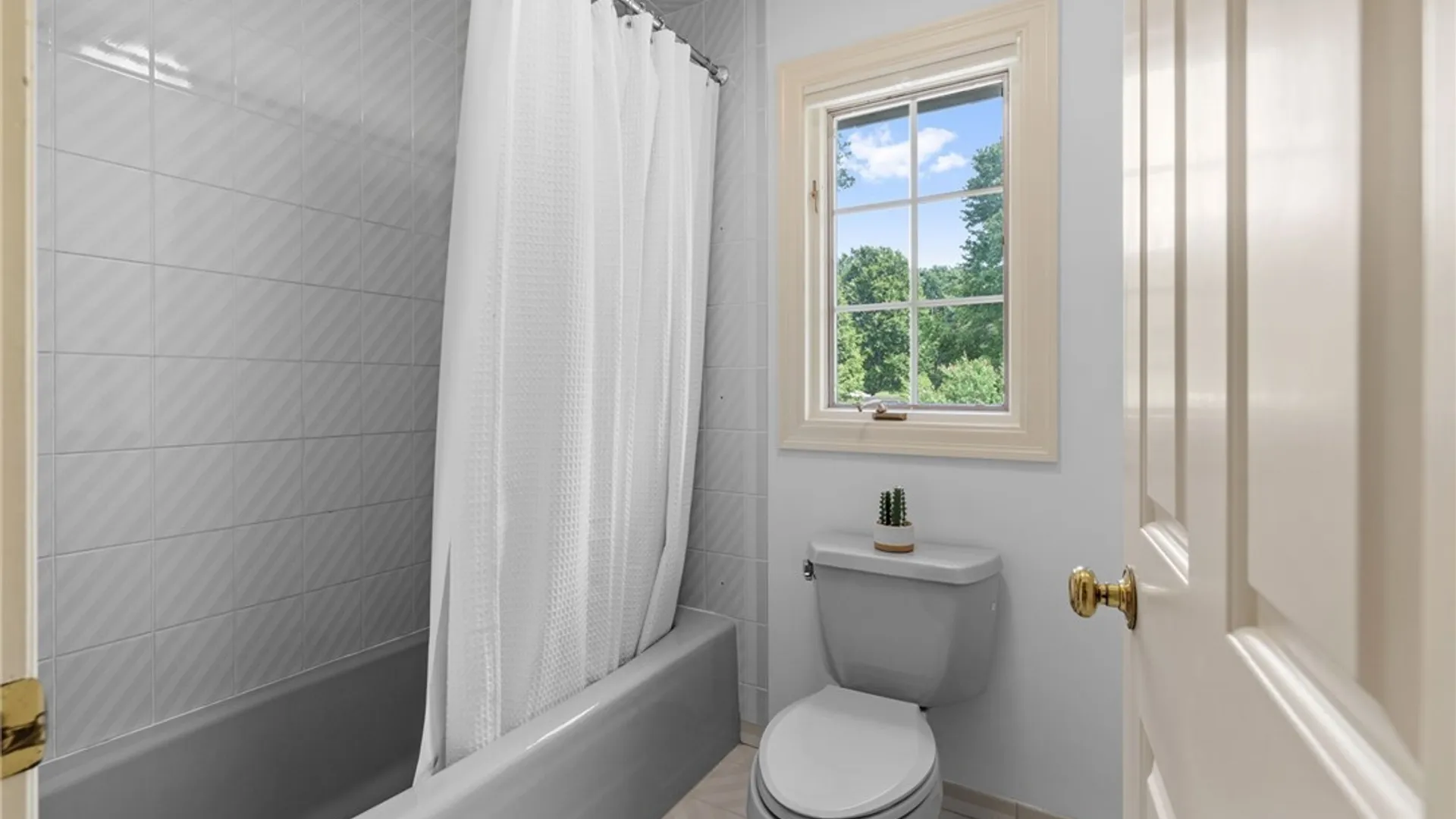 Property at 7951 Oak Brook Circle, Victor, NY 14534 33
