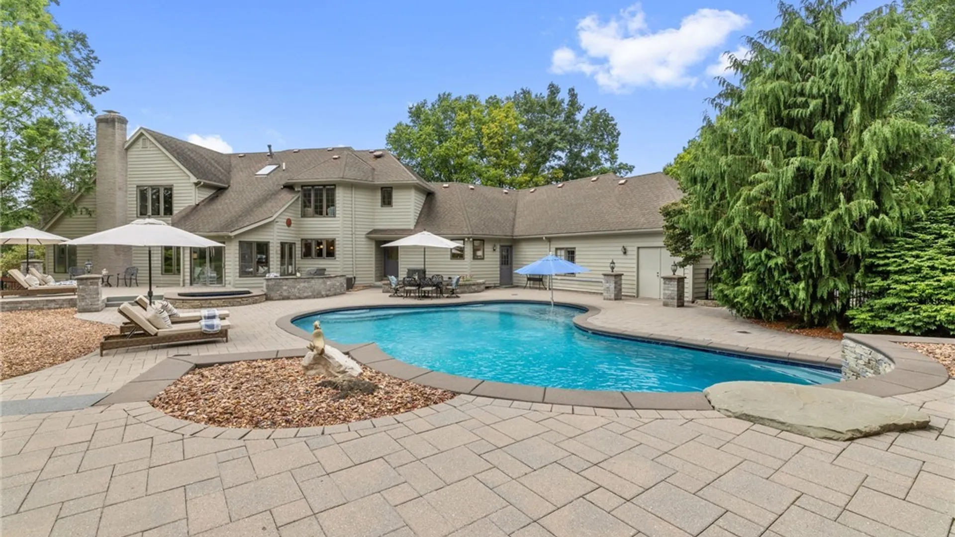 Property at 7951 Oak Brook Circle, Victor, NY 14534 44