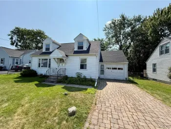 Property at 116 Chestnut Hill Drive, Salina, NY 13088