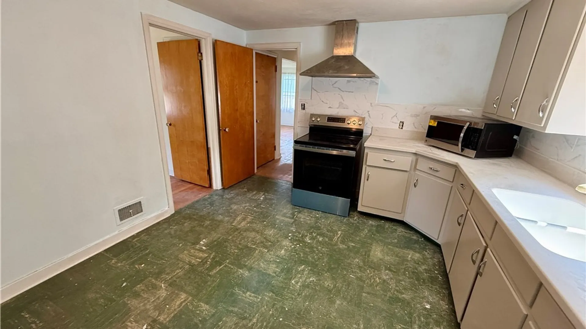 Property at 116 Chestnut Hill Drive, Salina, NY 13088 21
