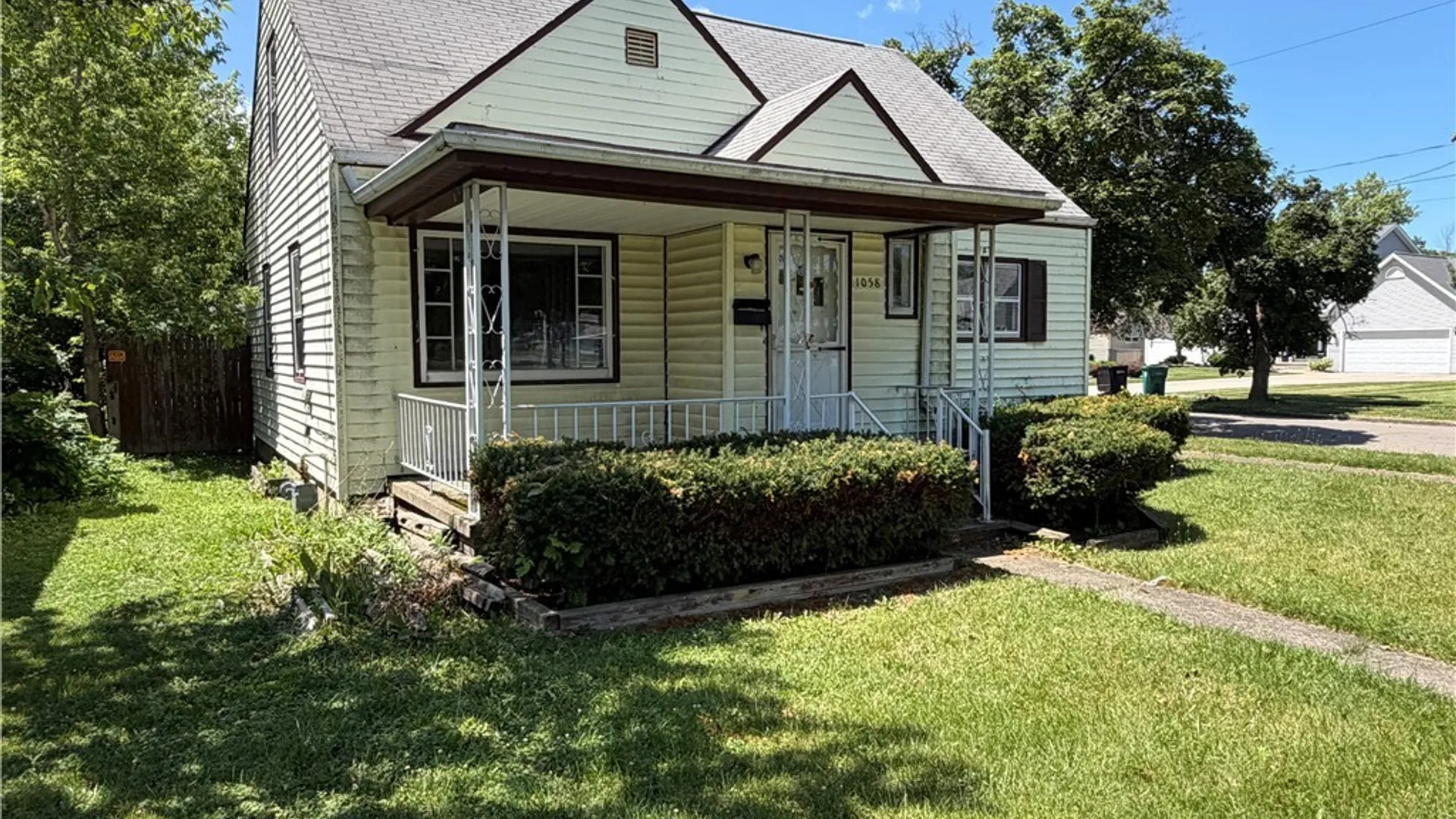 Property at 1058 92nd Street, Niagara Falls, NY 14304 2