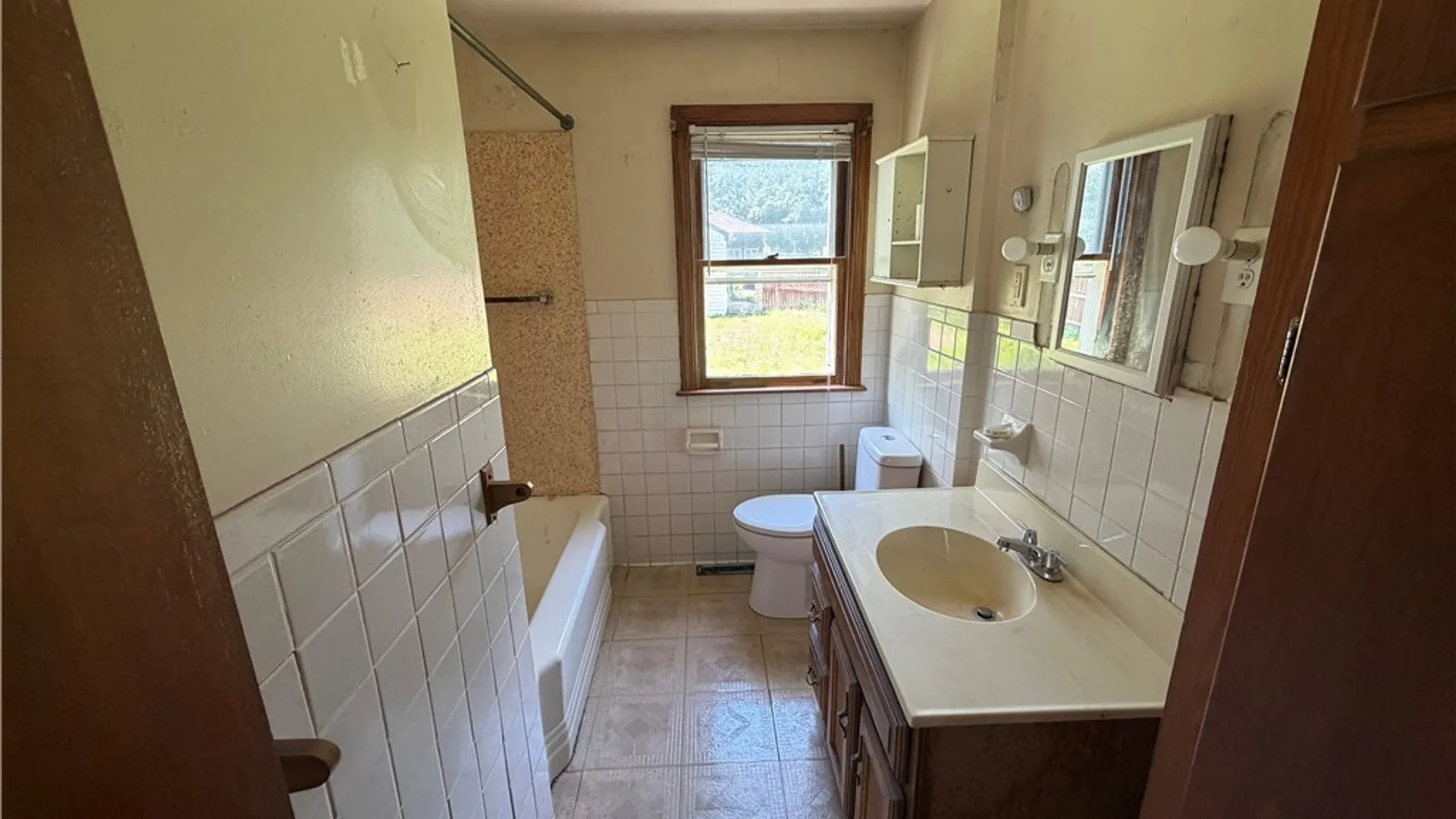 Property at 1058 92nd Street, Niagara Falls, NY 14304 12