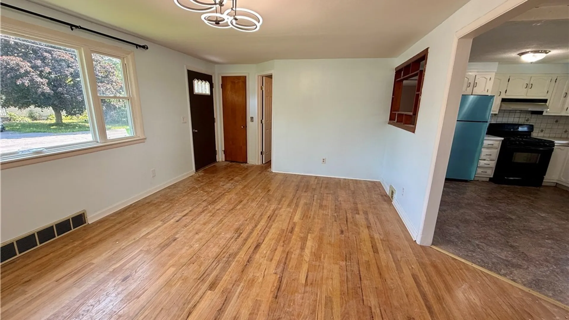 Property at 111 Deborah Drive, Salina, NY 13088 5