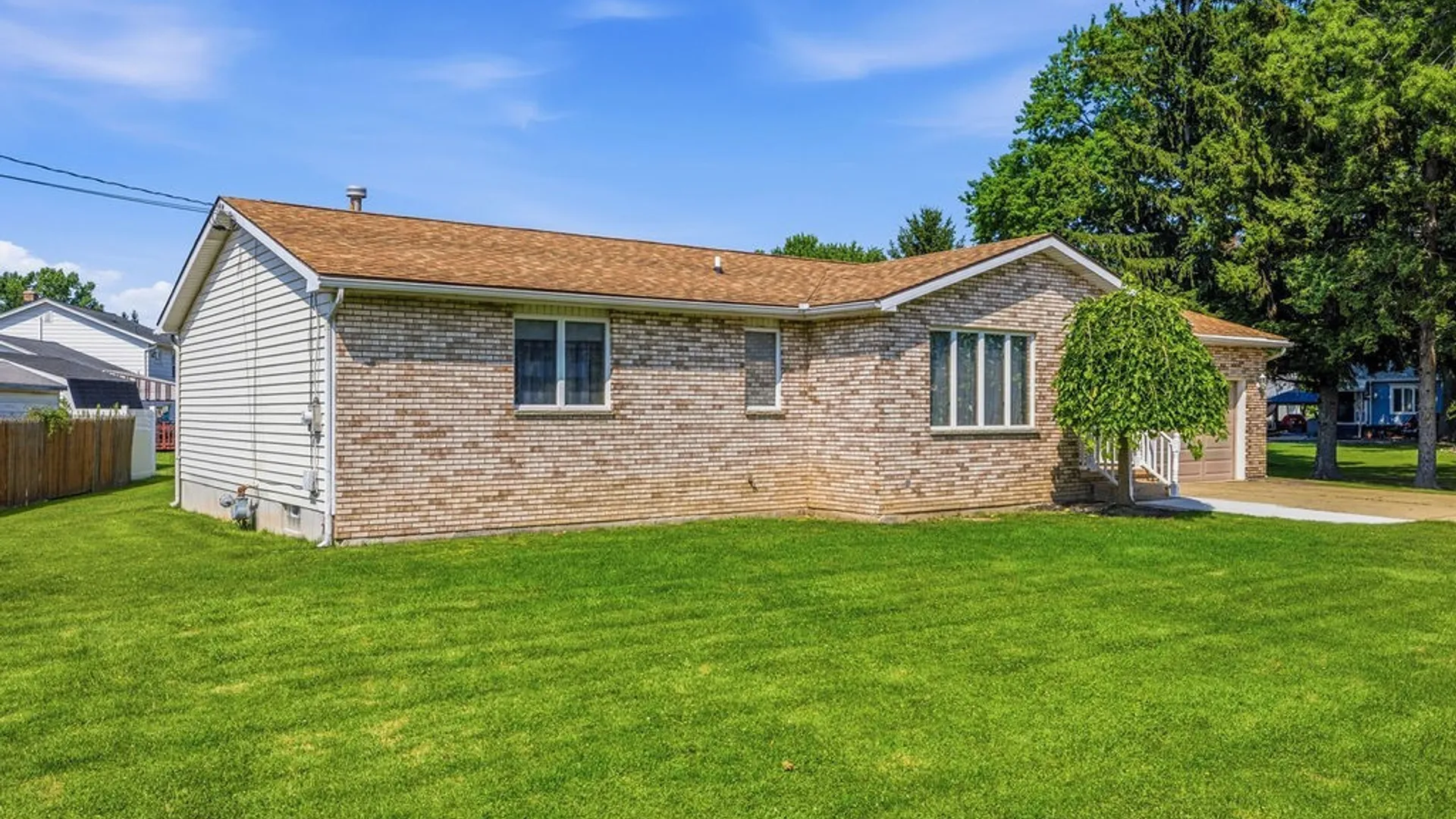 Property at 1660 Tuscarora Road, Niagara, NY 14304 3