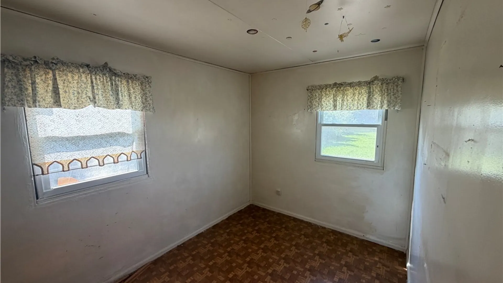 Property at 4315 Isherwood Drive, Niagara, NY 14305 10