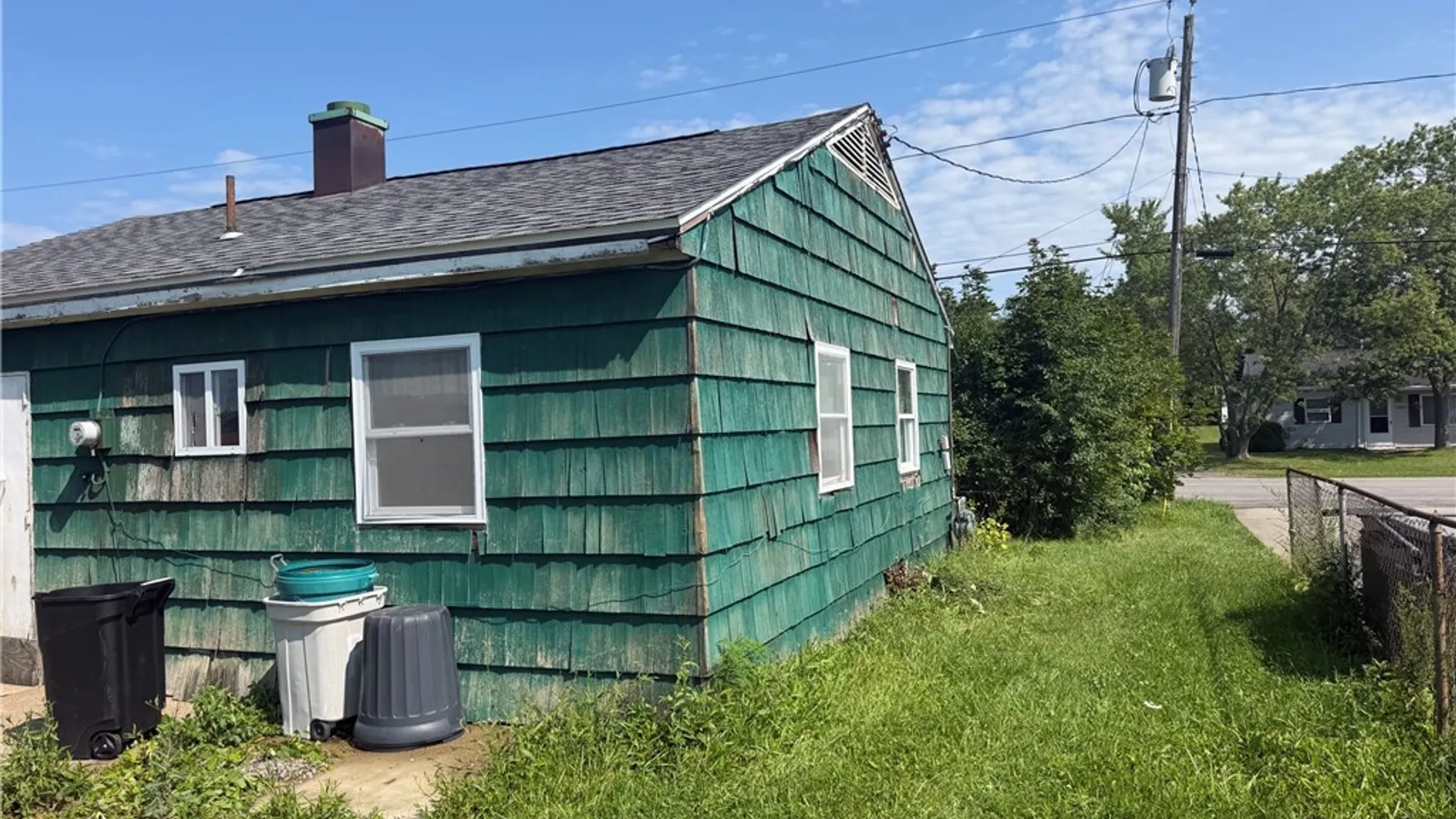 Property at 4315 Isherwood Drive, Niagara, NY 14305 3