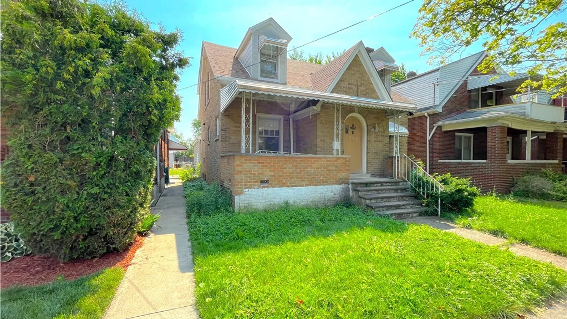 Property at 529 17th Street, Niagara Falls, NY 14301 2