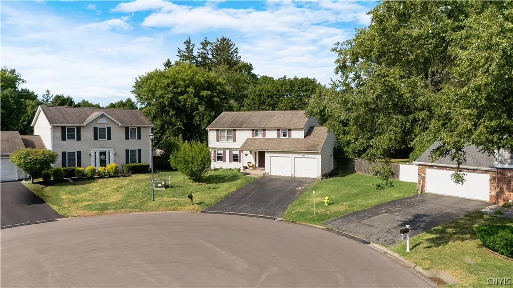 Property at 89 Inglesid Lane, Salina, NY 13090