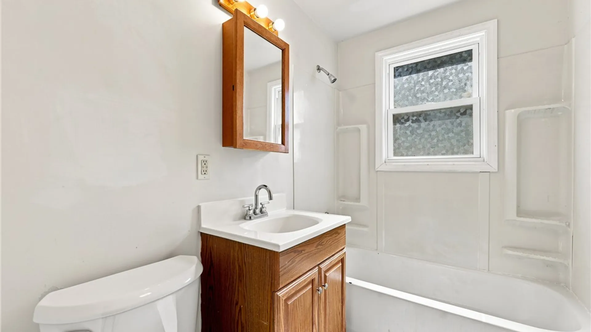Property at 131 Chamberlin Drive, West Seneca, NY 14210 23