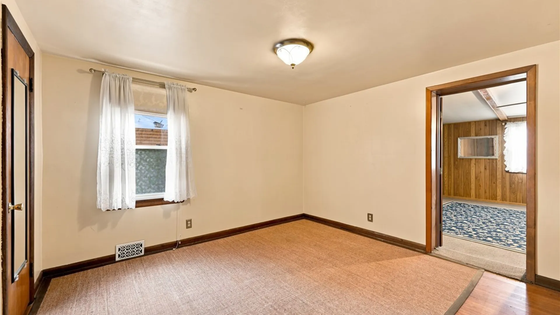 Property at 131 Chamberlin Drive, West Seneca, NY 14210 13