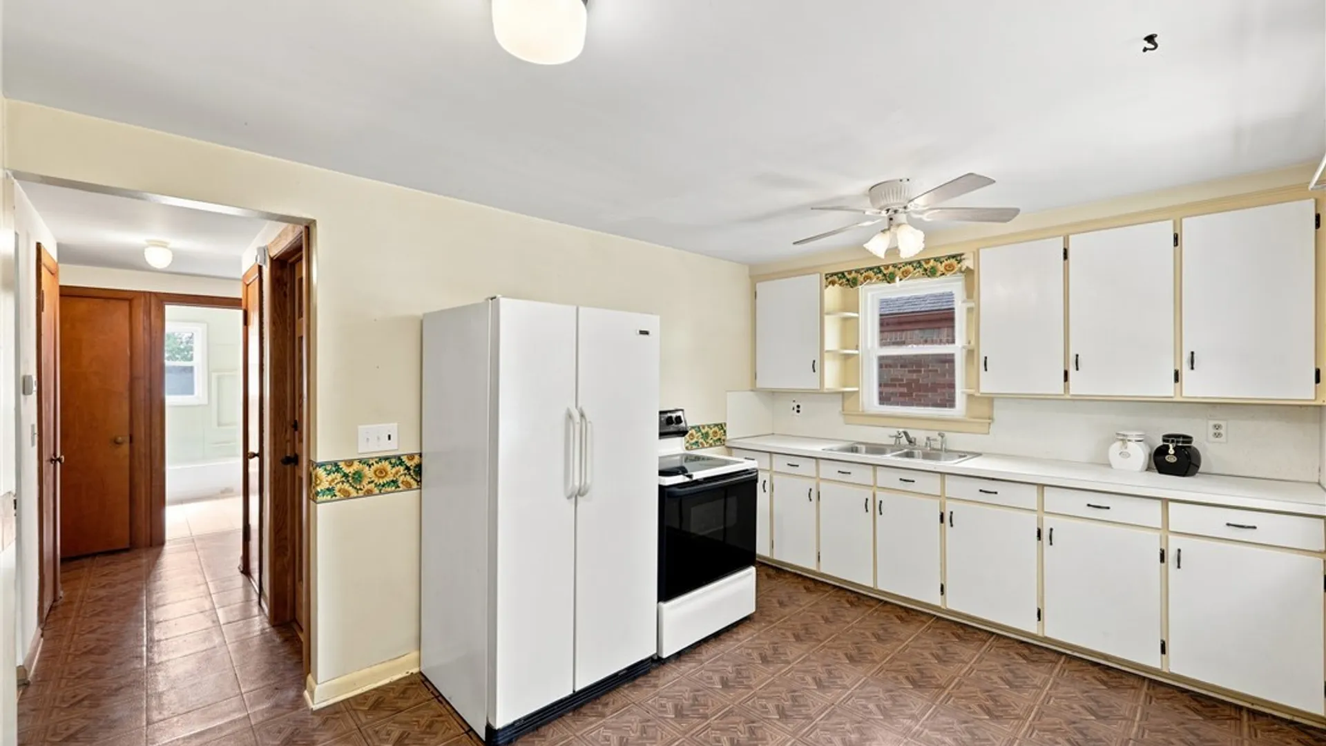 Property at 131 Chamberlin Drive, West Seneca, NY 14210 18