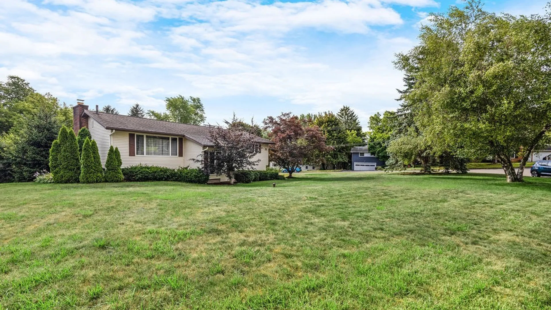 Property at 100 Eden Roc Circle, DeWitt, NY 13214 2