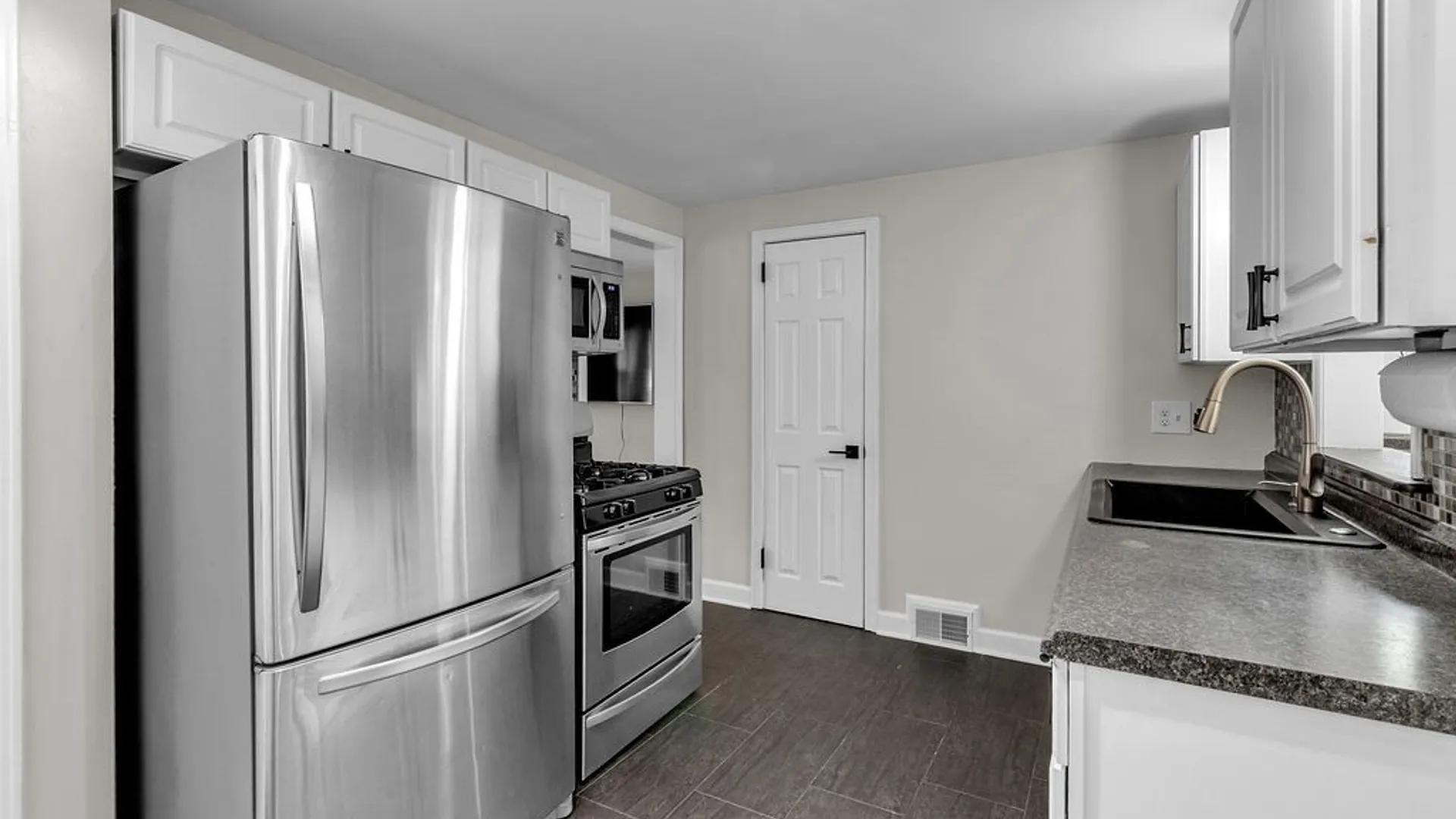 Property at 3427 Warner Drive, Grand Island, NY 14072 9