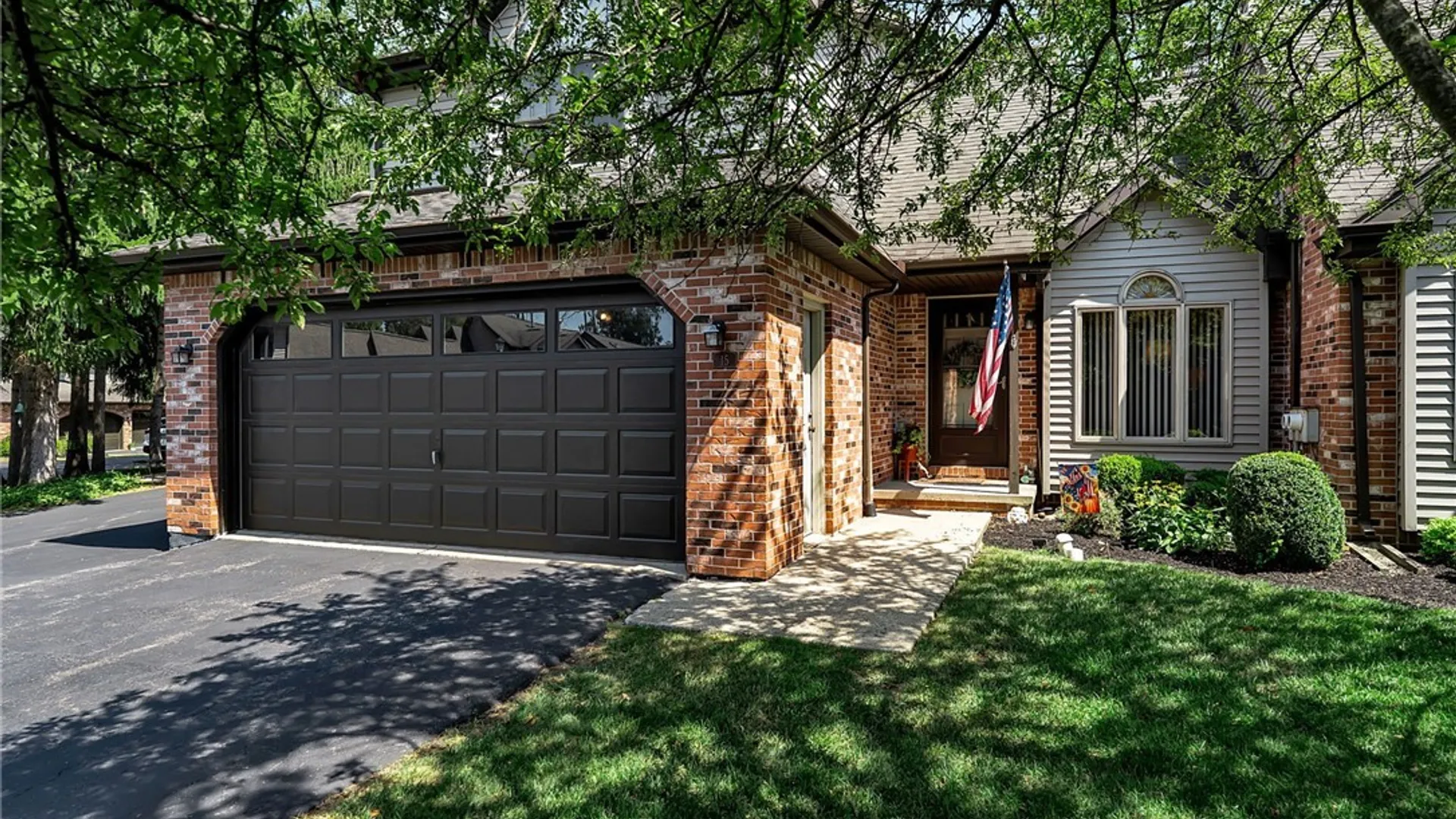 Property at 15 In The Woods Lane, West Seneca, NY 14224 2