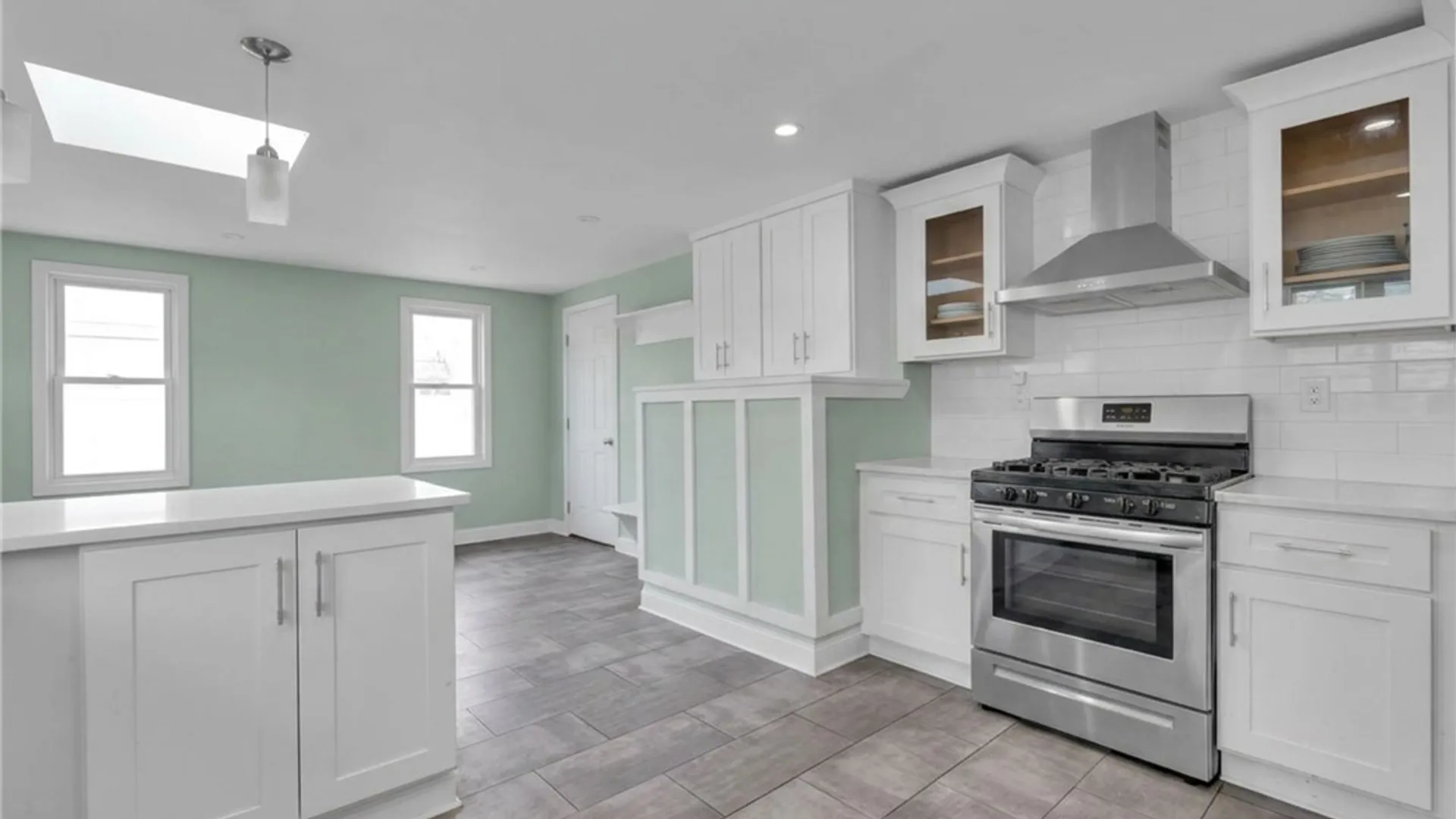 Property at 25 Sheldon Avenue, Lancaster, NY 14043 5