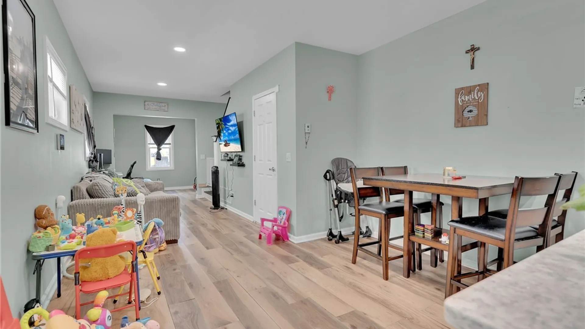 Property at 25 Sheldon Avenue, Lancaster, NY 14043 32