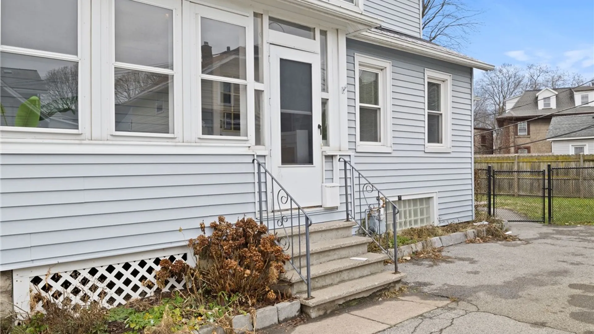 Property at 20 Bloomfield Place, Rochester, NY 14620 3
