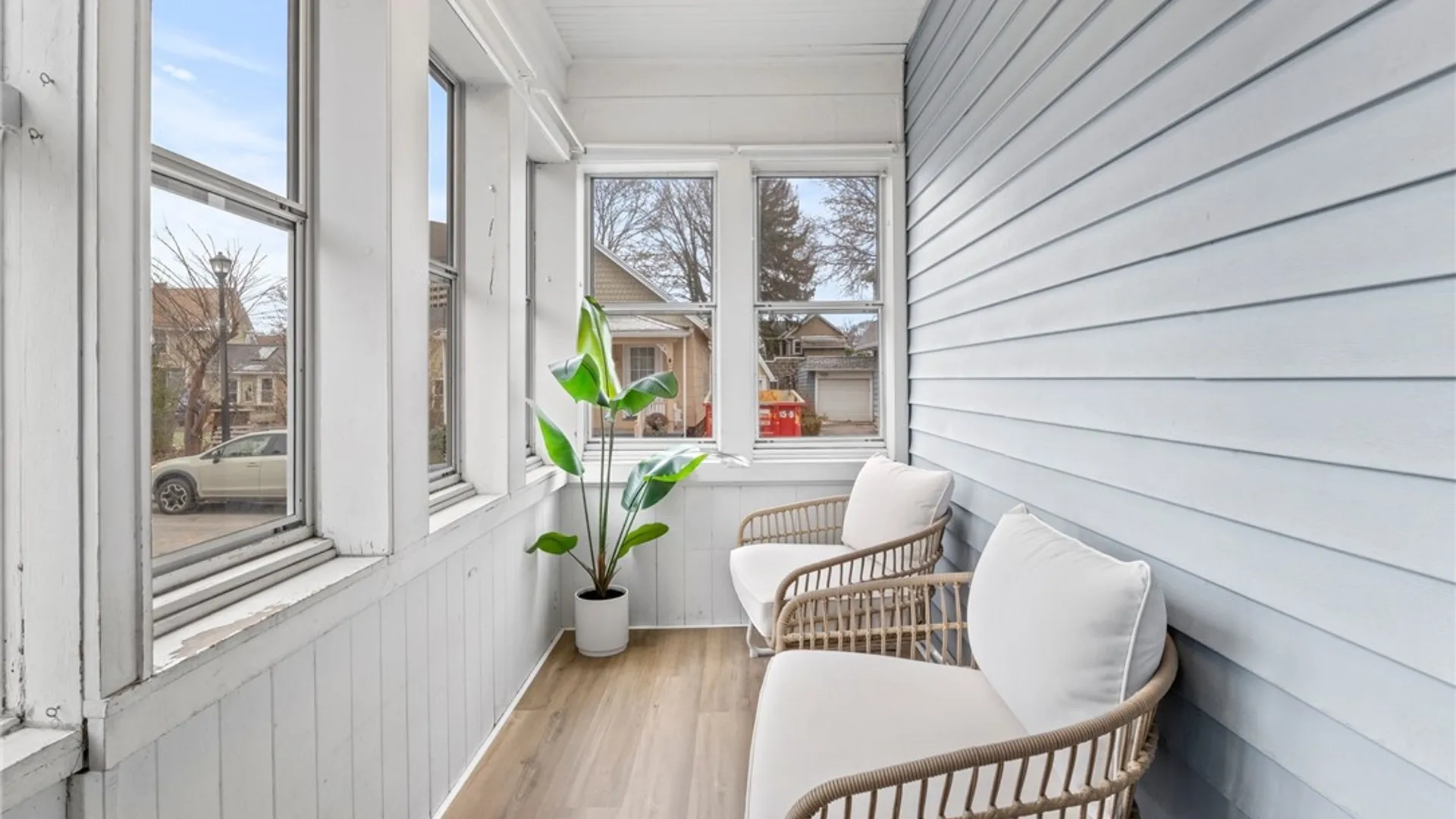 Property at 20 Bloomfield Place, Rochester, NY 14620 4