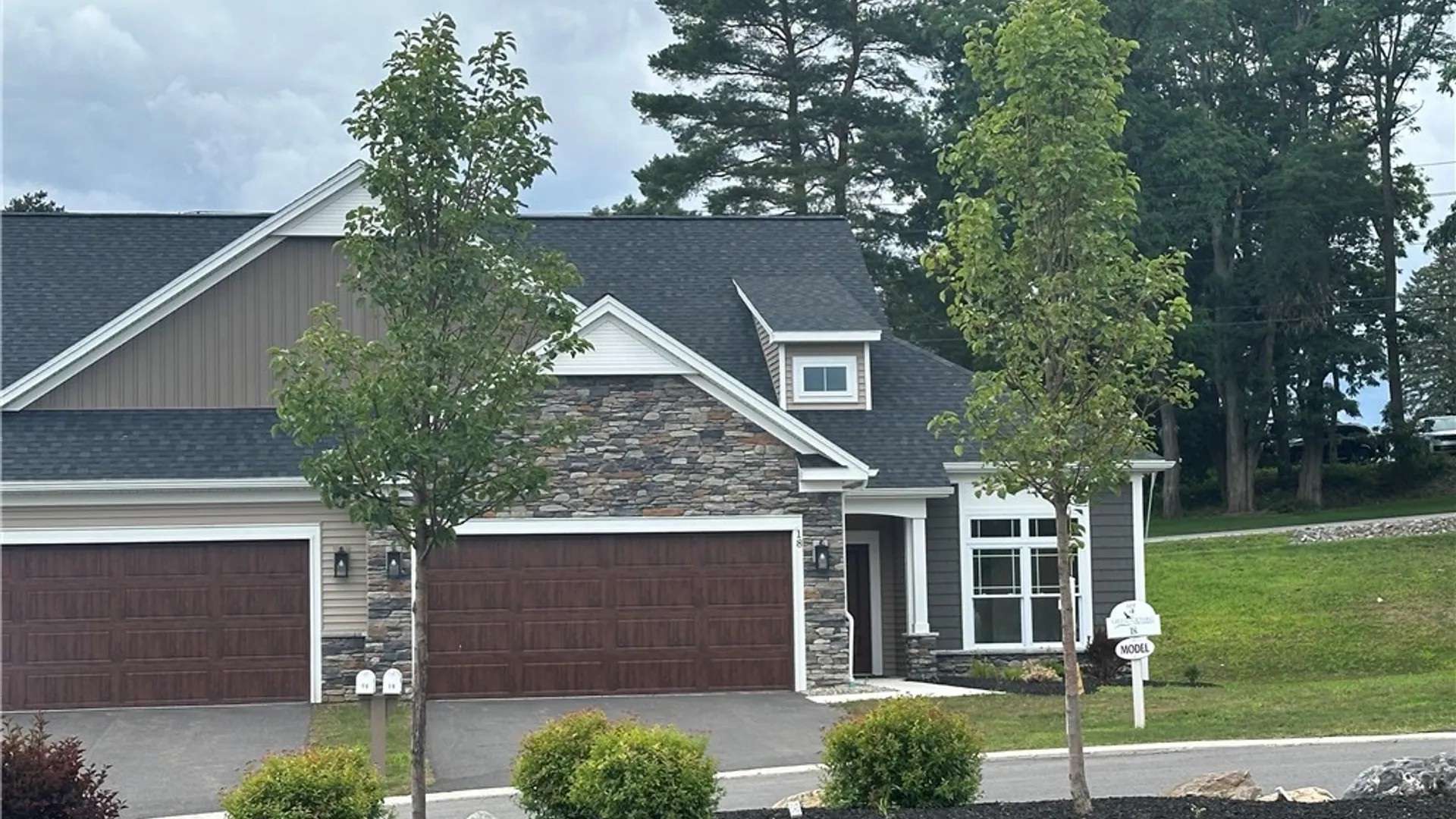 Property at 18 Eagle Hollow, Perinton, NY 14526 4