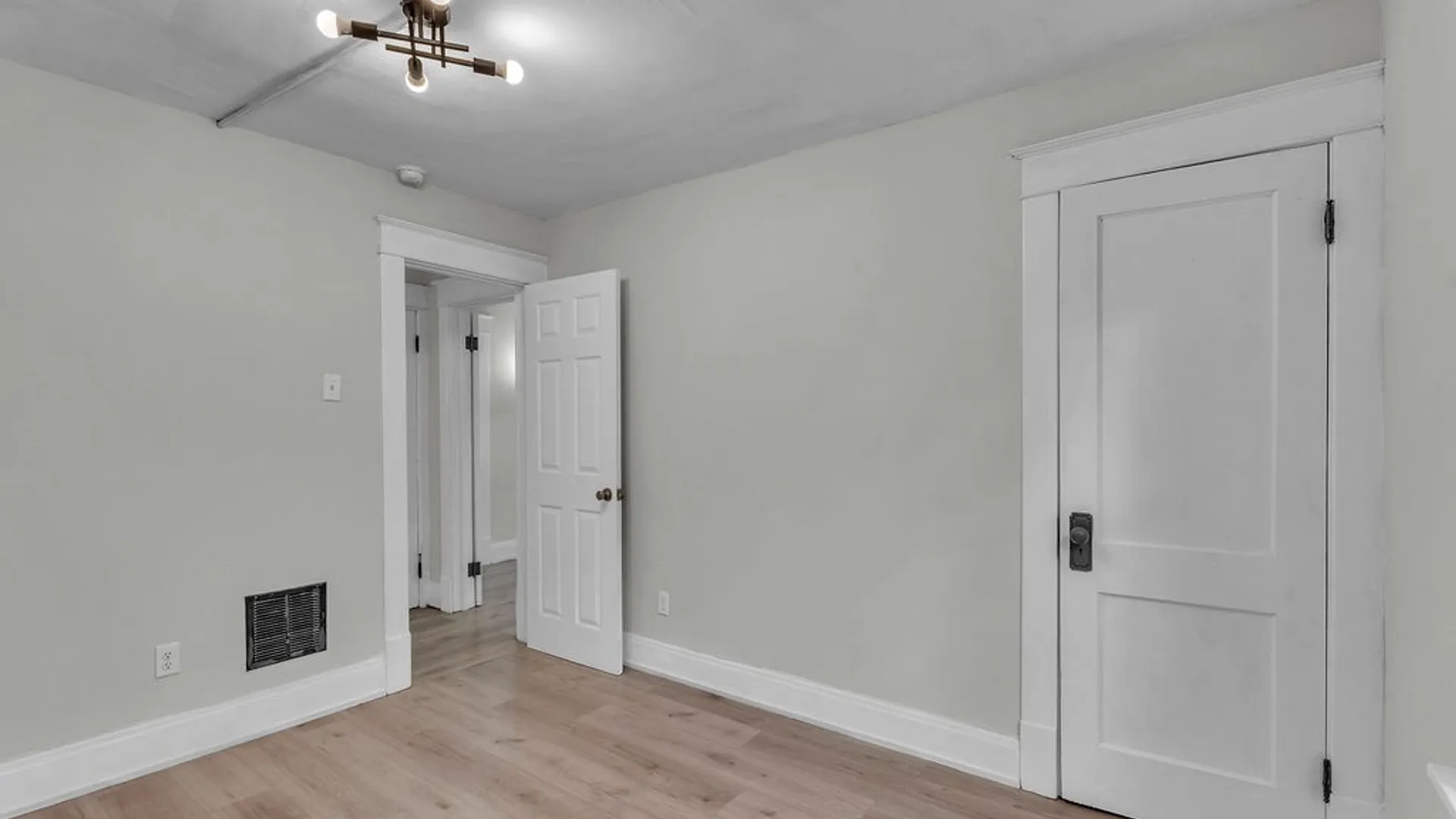Property at 39 Springville Avenue, Amherst, NY 14226 27