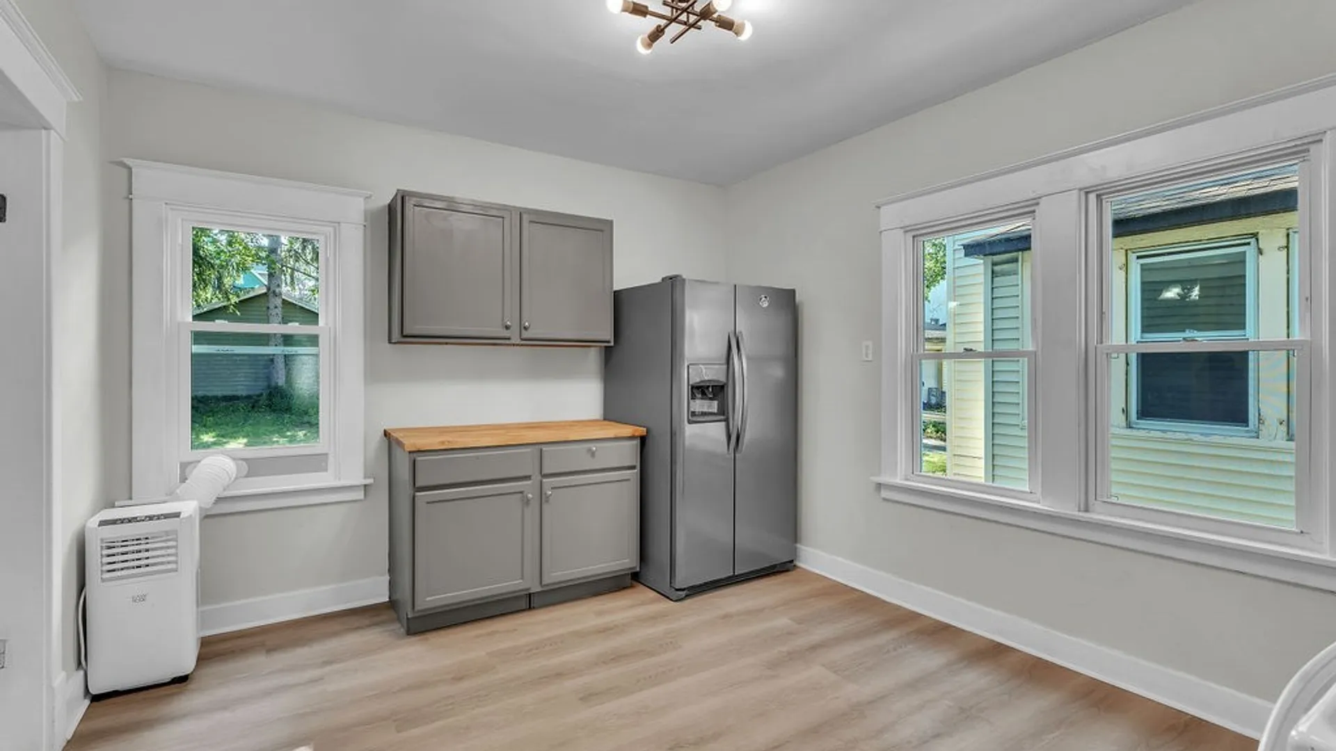Property at 39 Springville Avenue, Amherst, NY 14226 10