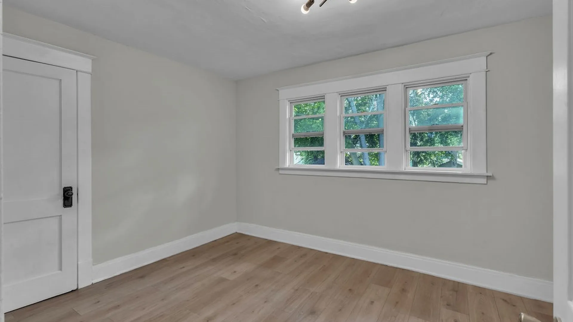 Property at 39 Springville Avenue, Amherst, NY 14226 17
