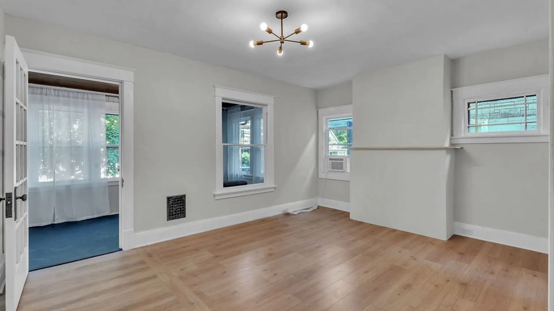 Property at 39 Springville Avenue, Amherst, NY 14226 4