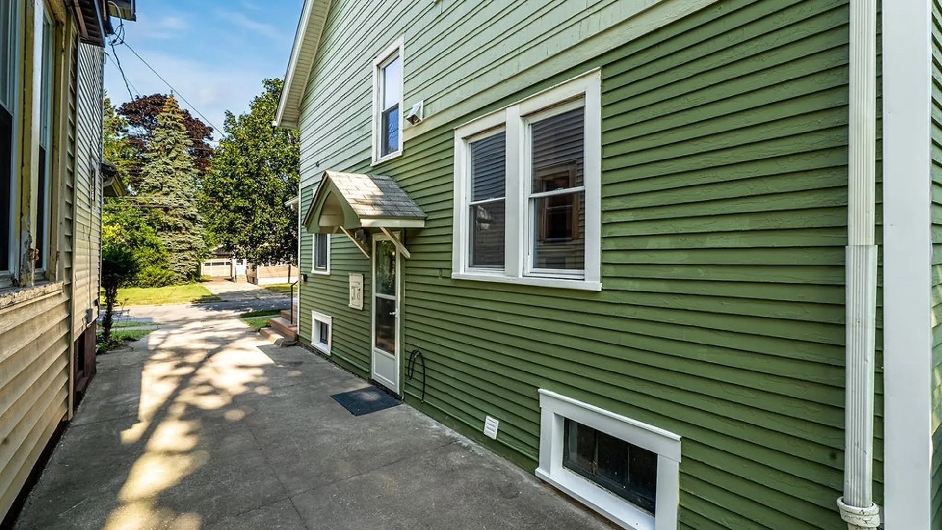 Property at 39 Springville Avenue, Amherst, NY 14226 43