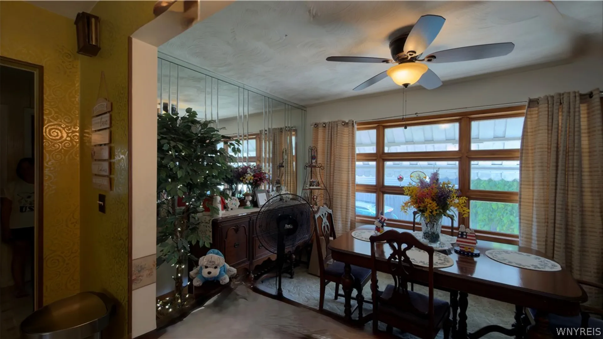 Property at 131 Willowlawn Parkway, Cheektowaga, NY 14206 12