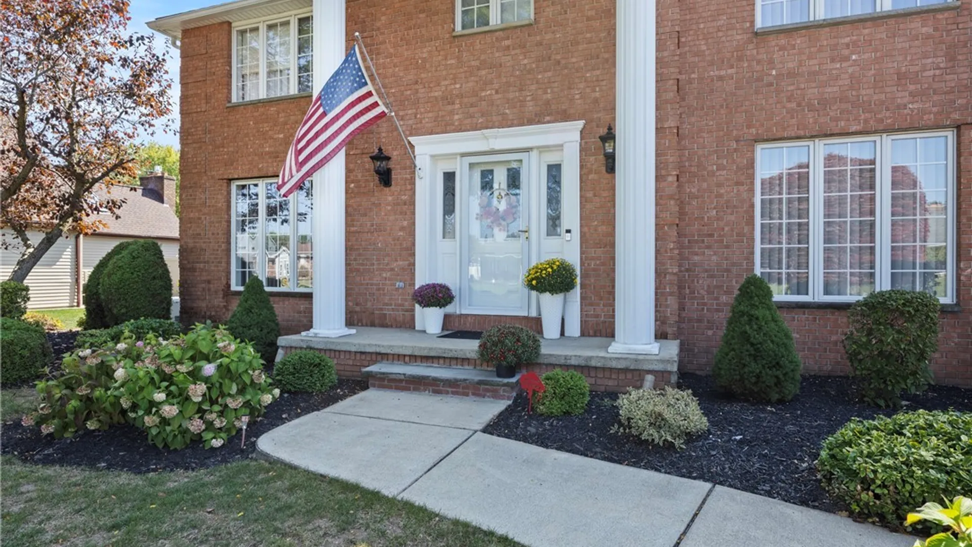 Property at 3192 Woodland Court, Wheatfield, NY 14120 4