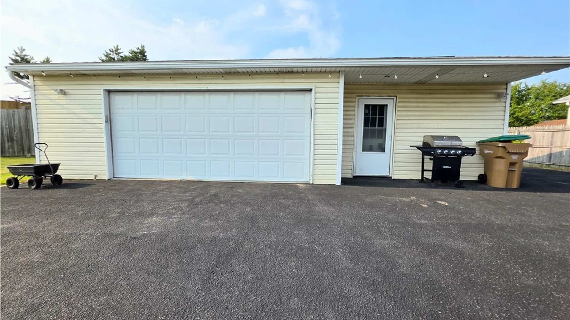 Property at 86 Cayuga Creek Road, Cheektowaga, NY 14227 35
