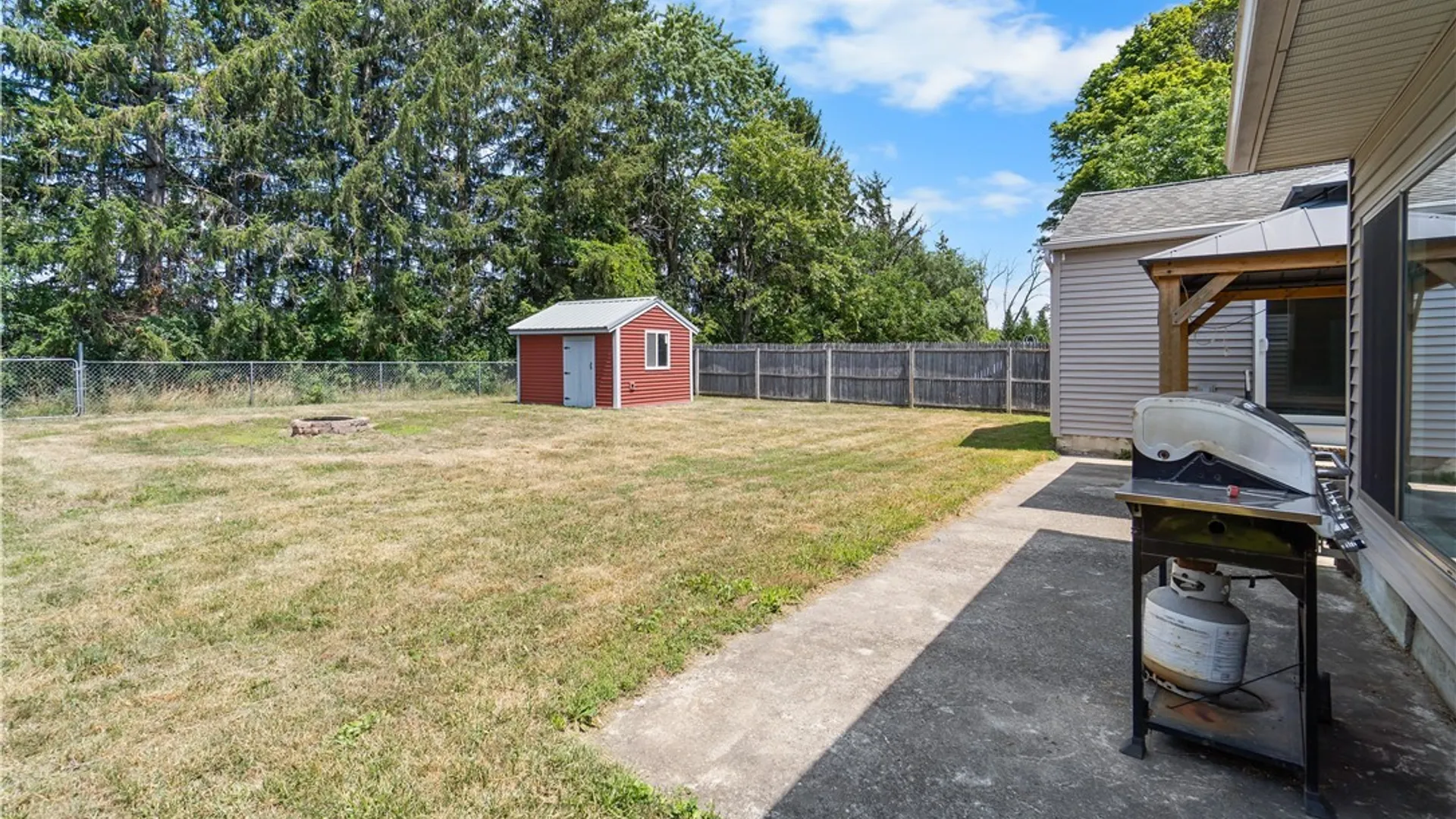 Property at 146 Dolshire Dr, Clay, NY 13212 23
