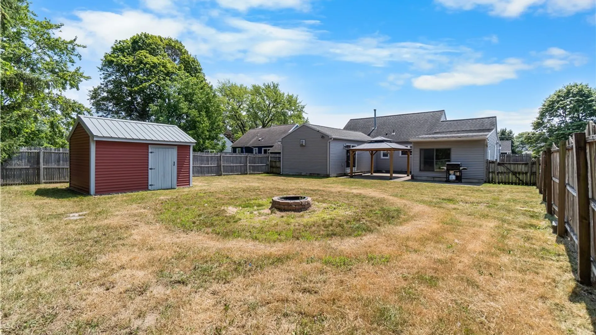 Property at 146 Dolshire Dr, Clay, NY 13212 24