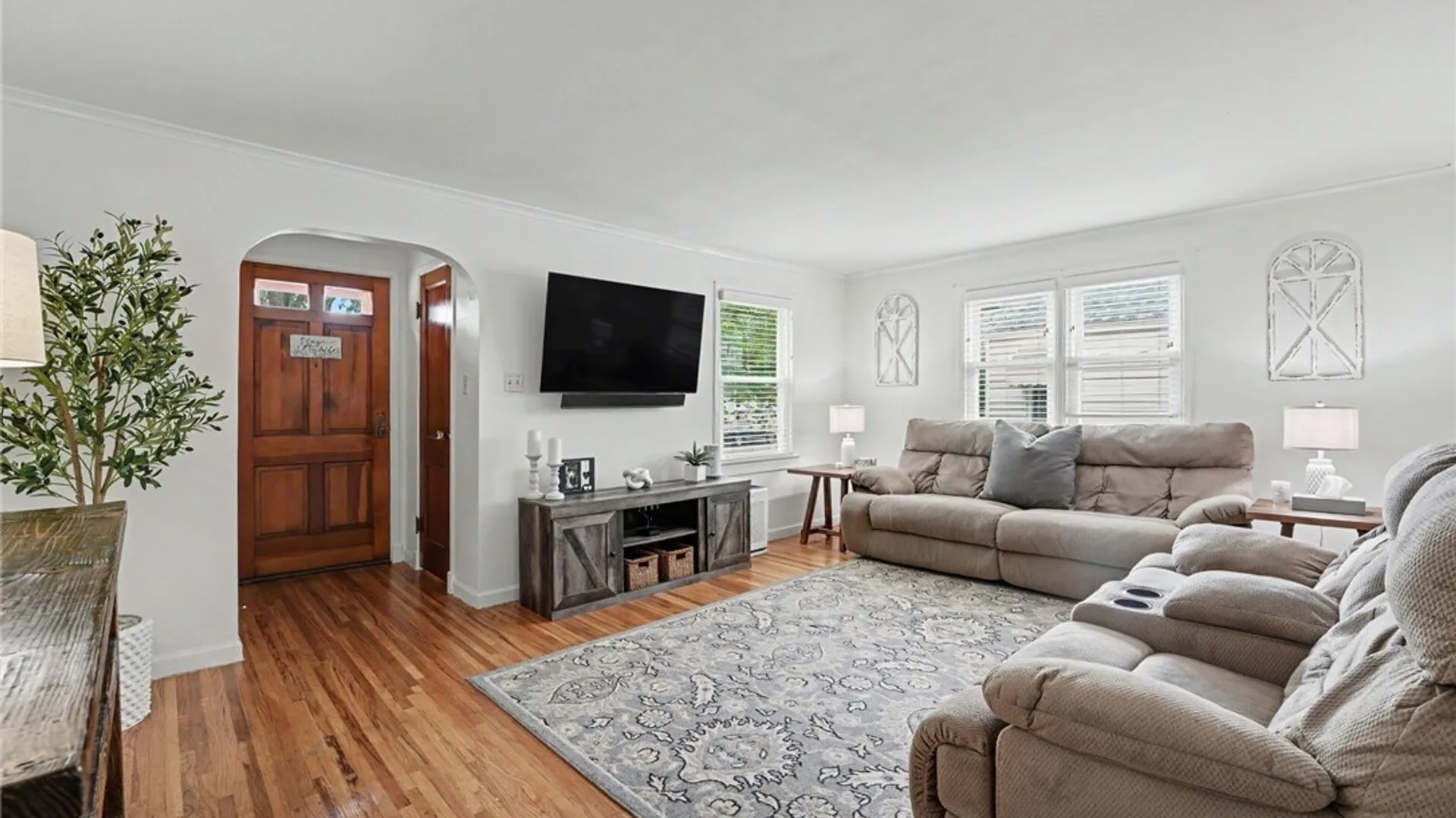 Property at 93 Greenfield Avenue, West Seneca, NY 14224 6