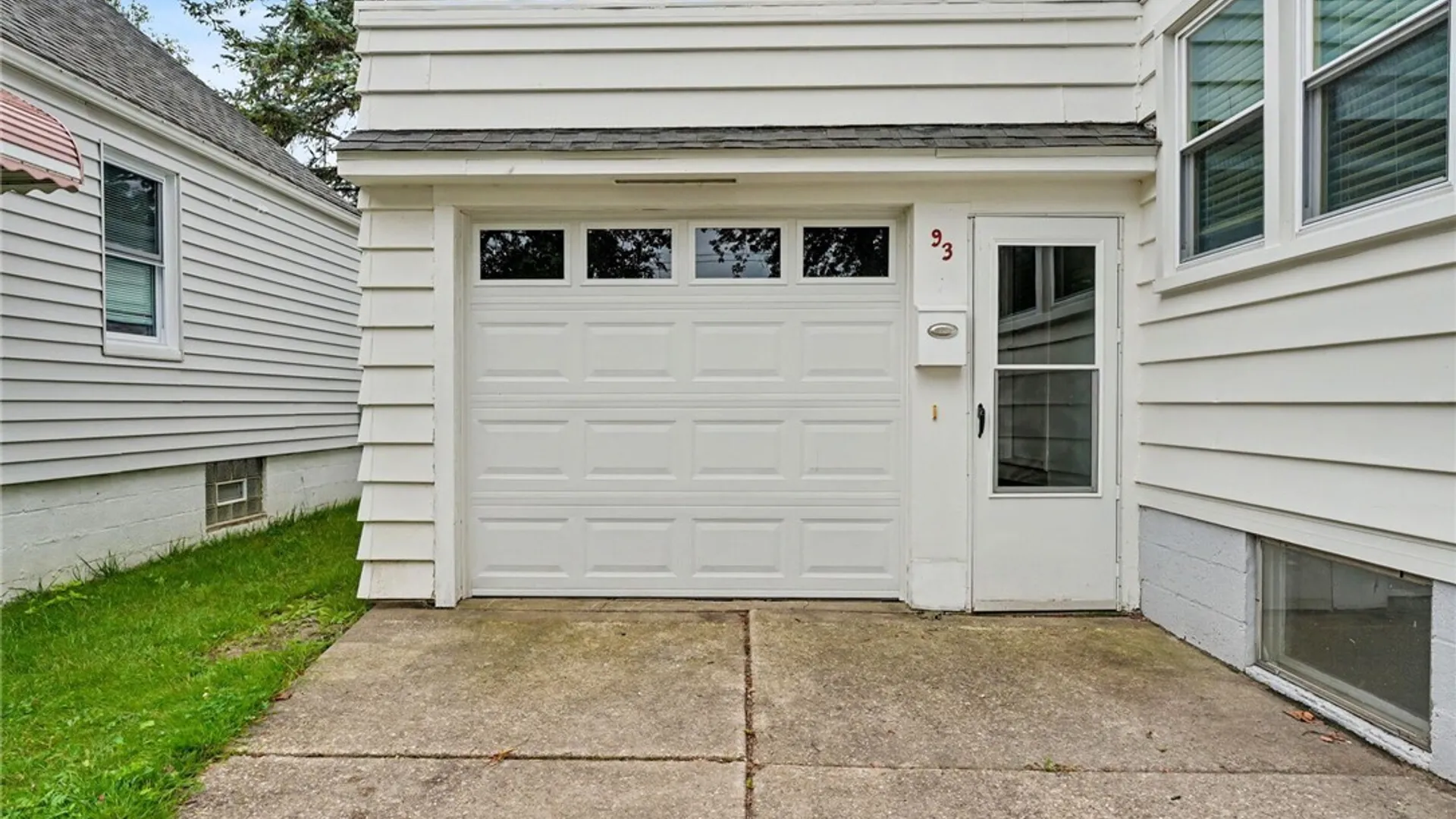 Property at 93 Greenfield Avenue, West Seneca, NY 14224 5